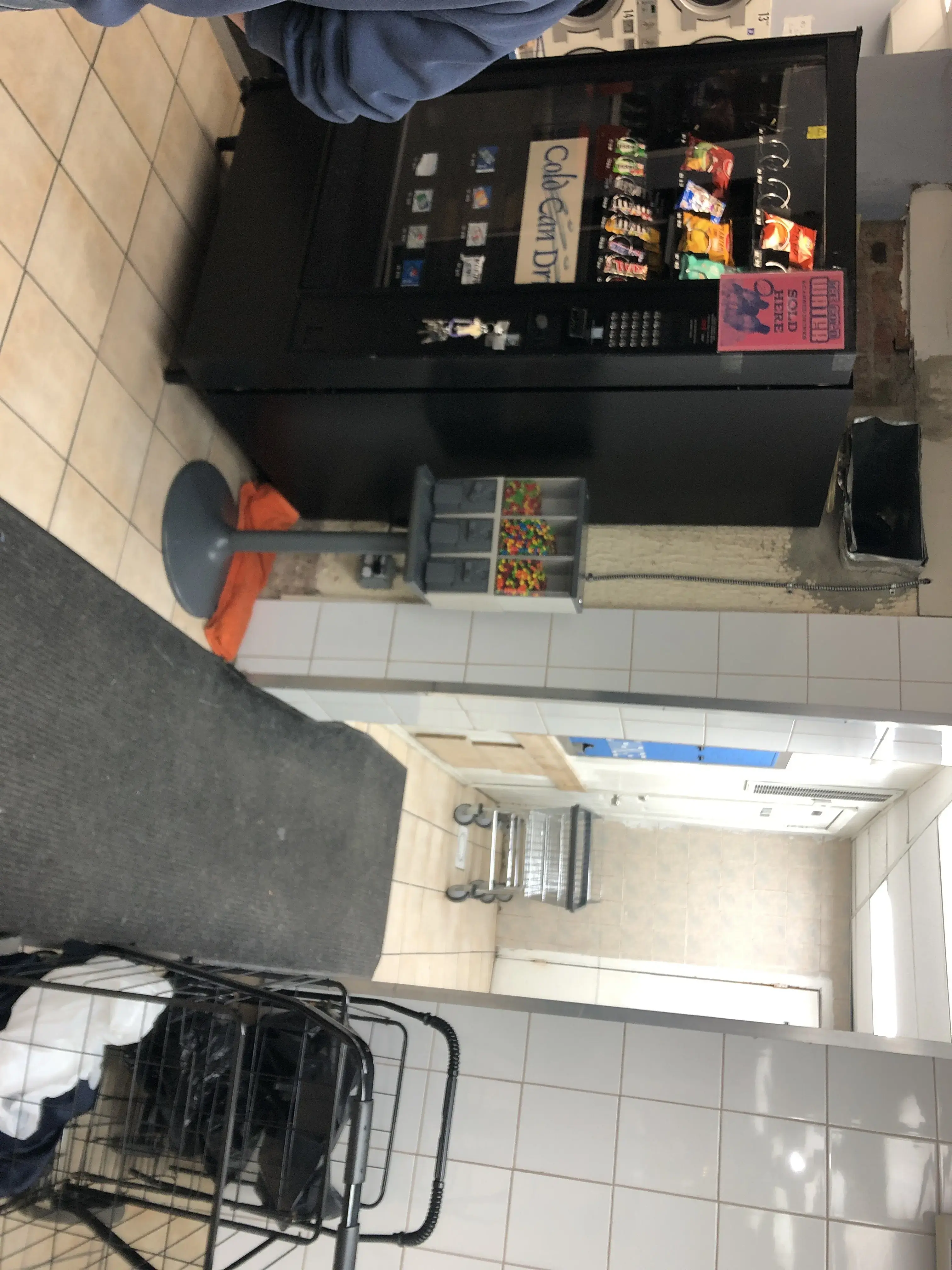 Junction Laundromat thumbnail 9