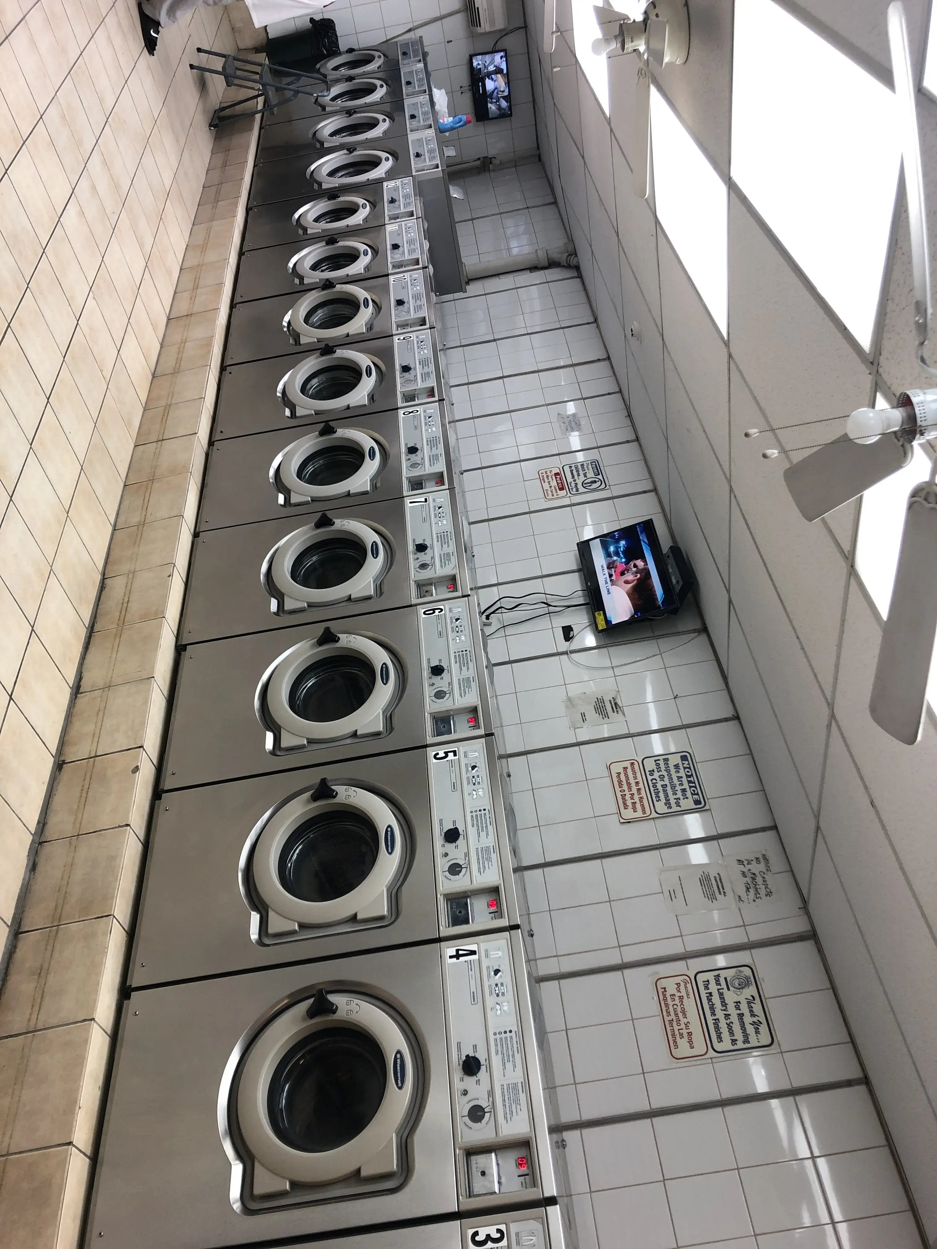 Junction Laundromat - Image 8