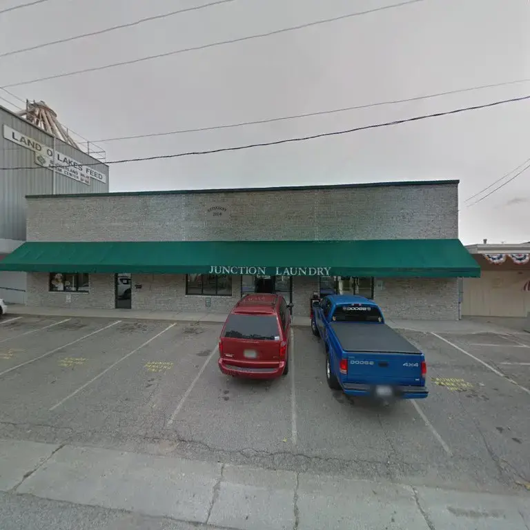 Junction Laundry - Image 11