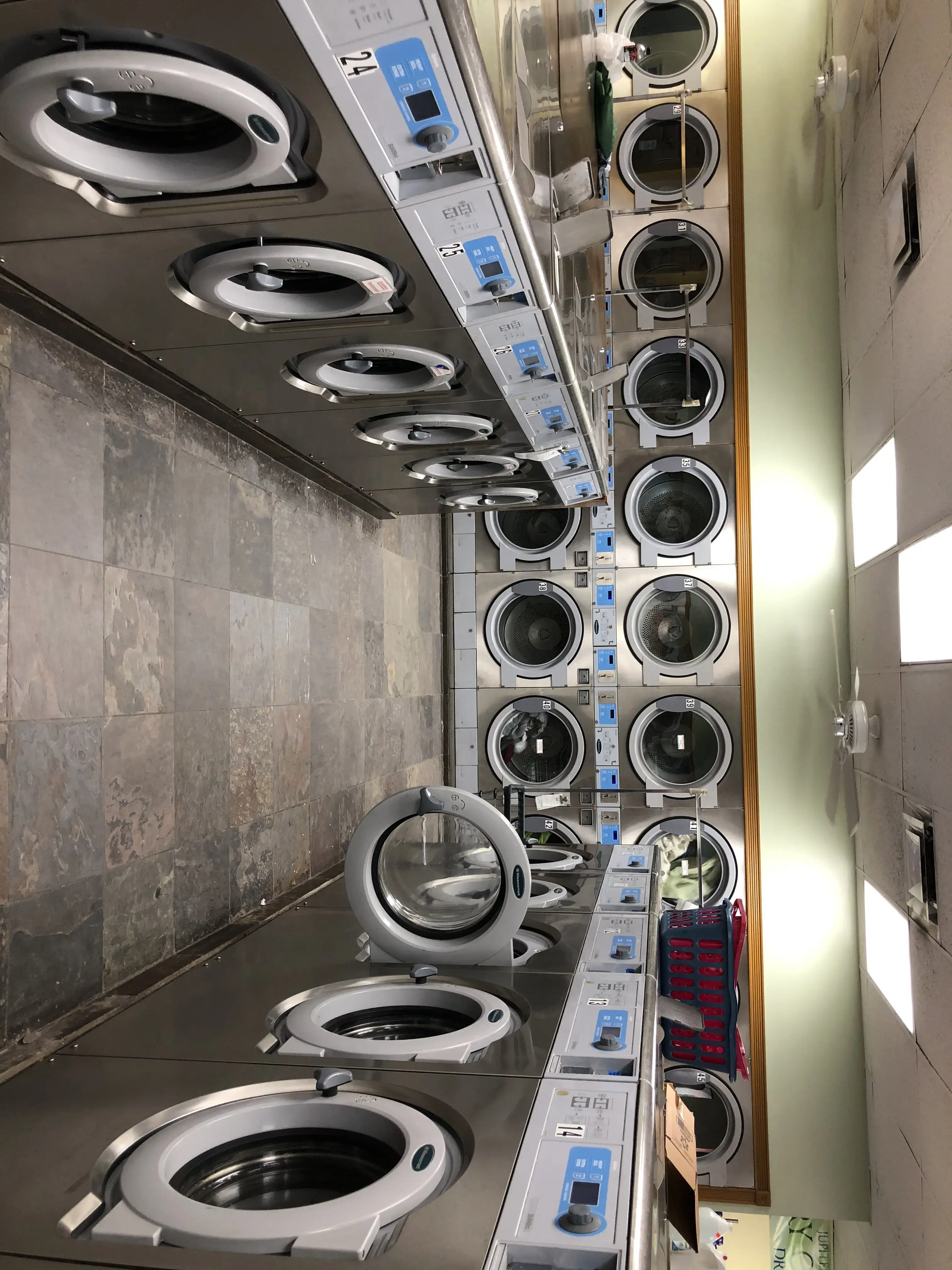 Jupiter Laundry thumbnail 4