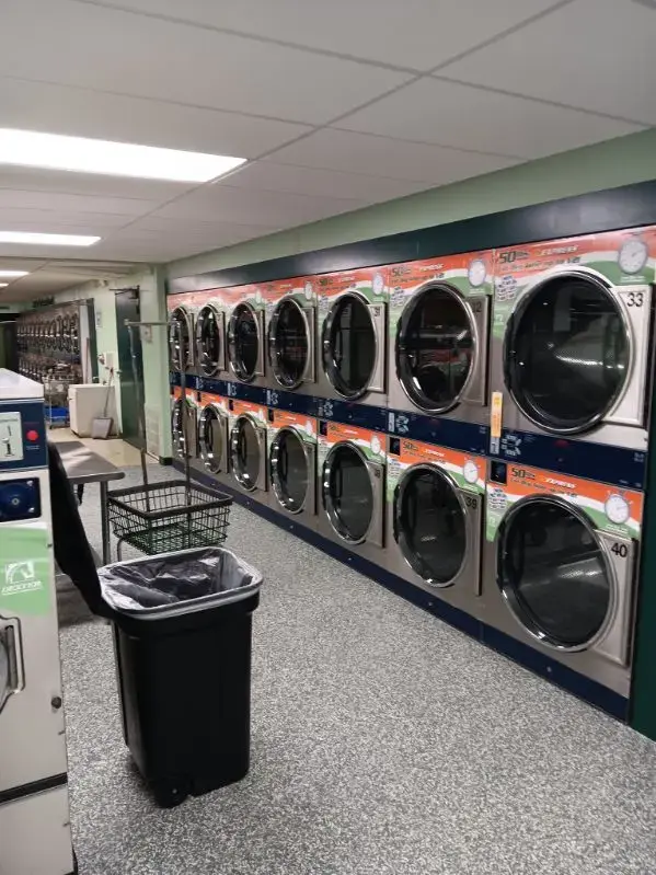 Just For You Laundromat thumbnail 4