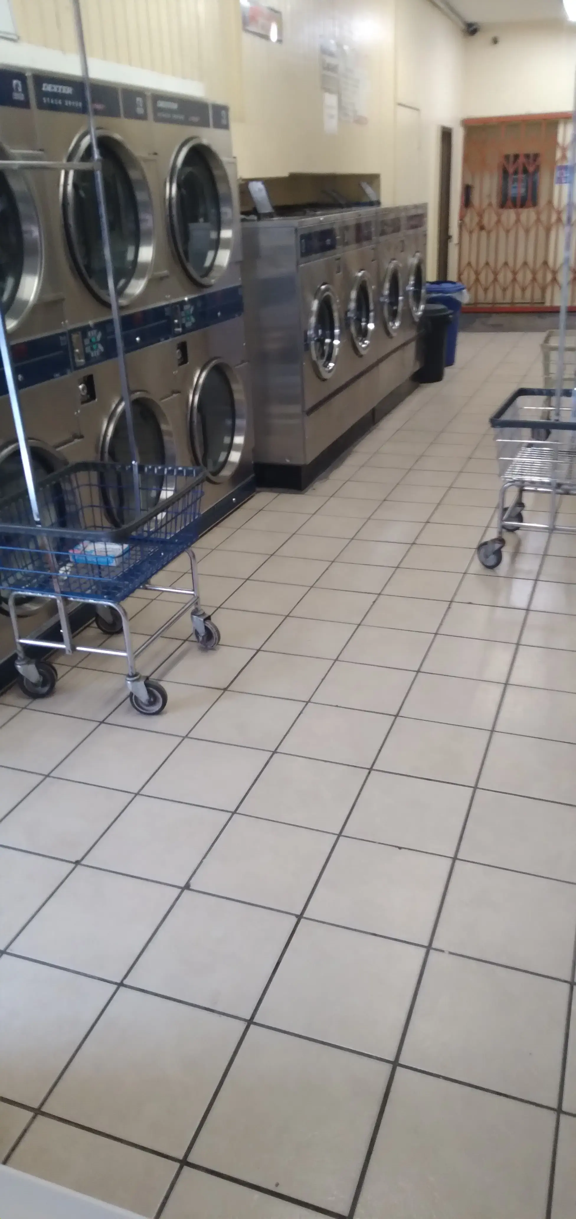 K & G Coin Laundry thumbnail 2