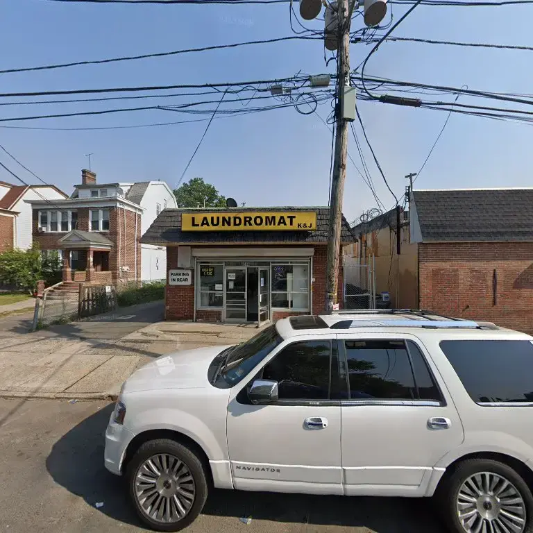 K & J Laundromat - Image 3