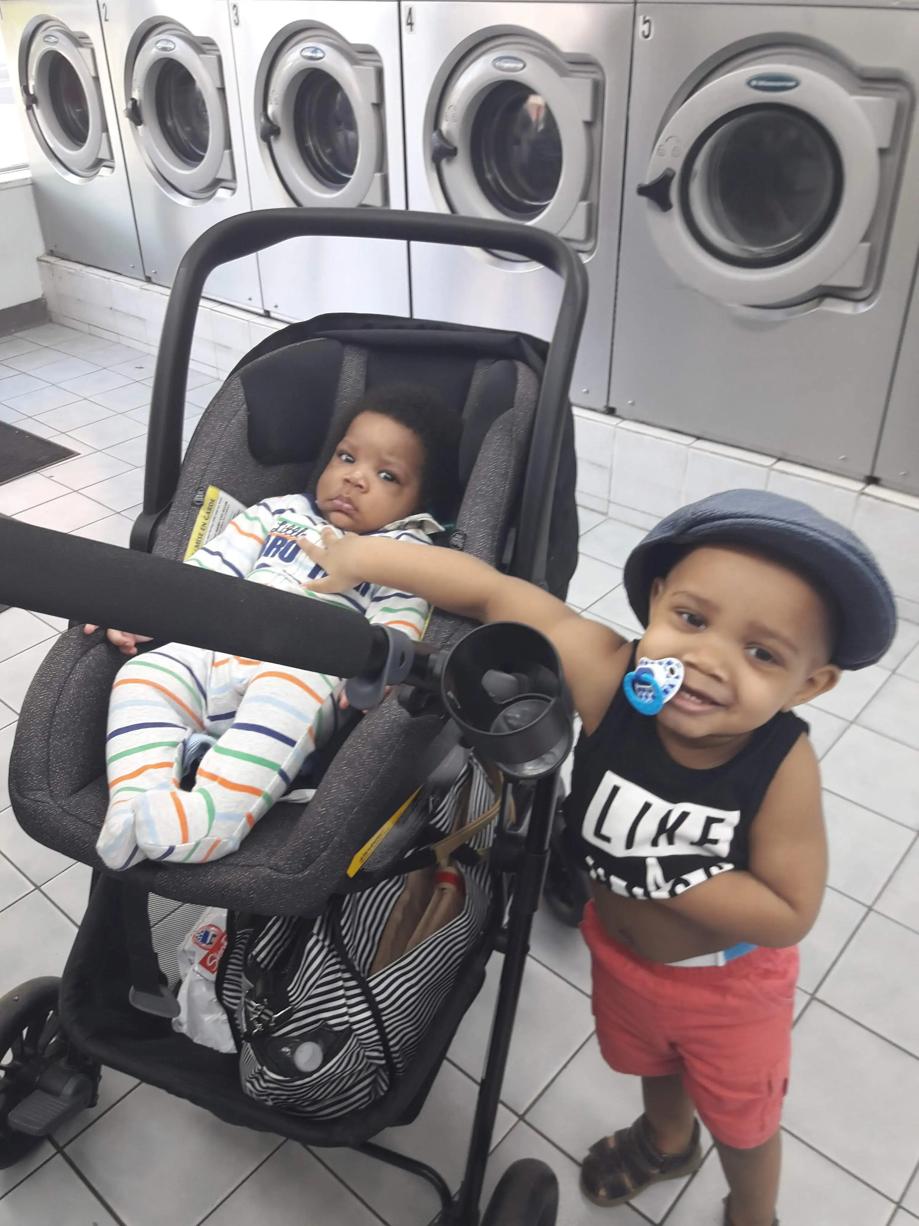 K & J Laundromat - Image 2