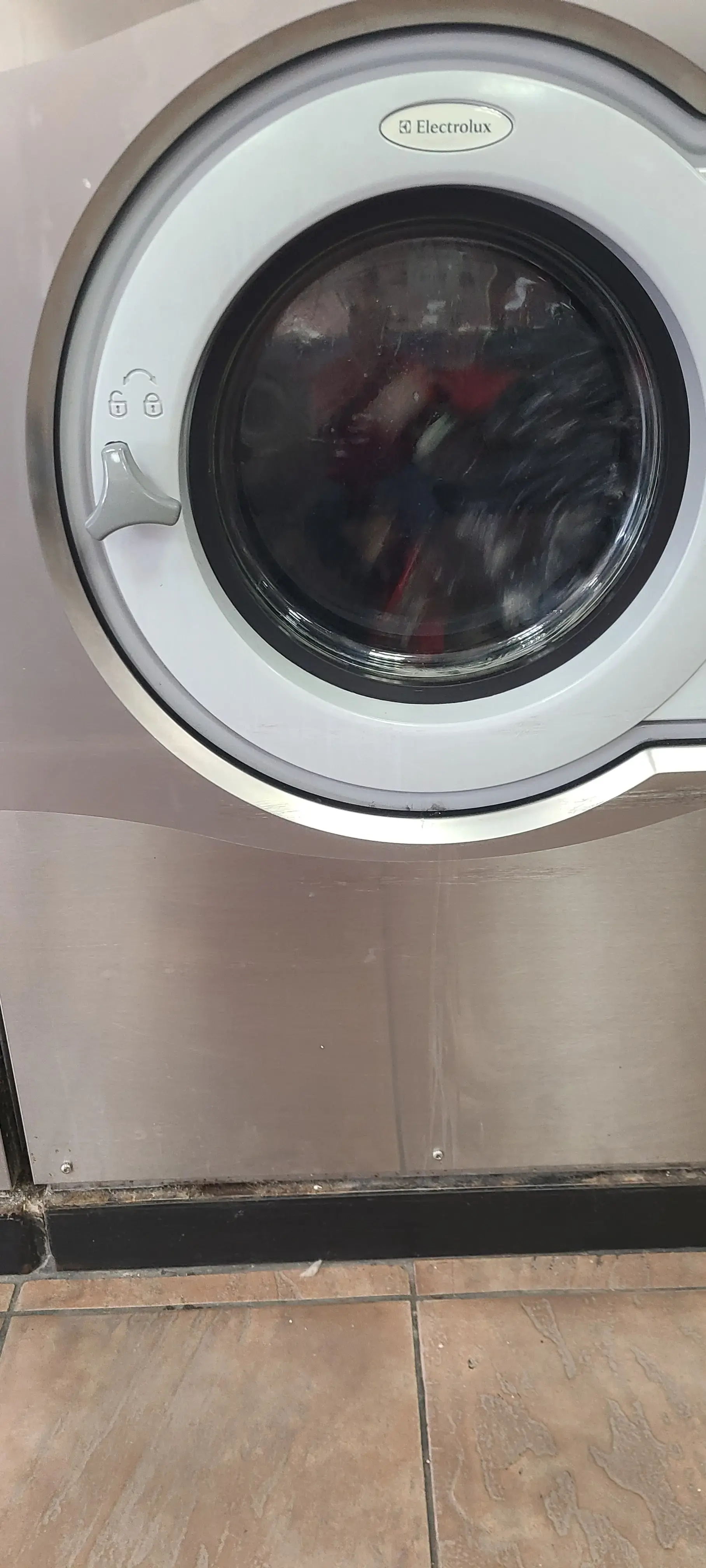 K & M Laundry thumbnail 12