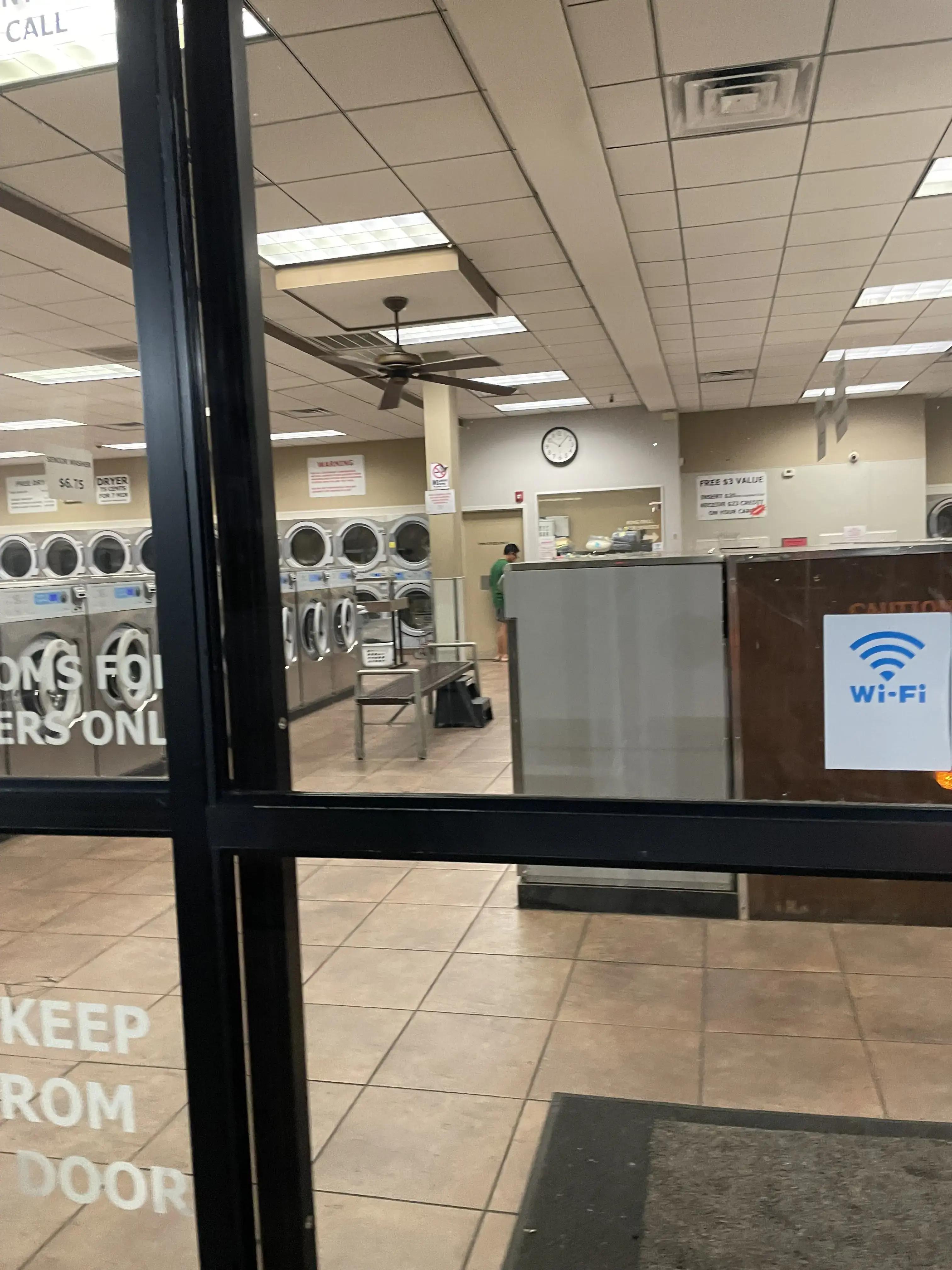 K & M Laundry thumbnail 13