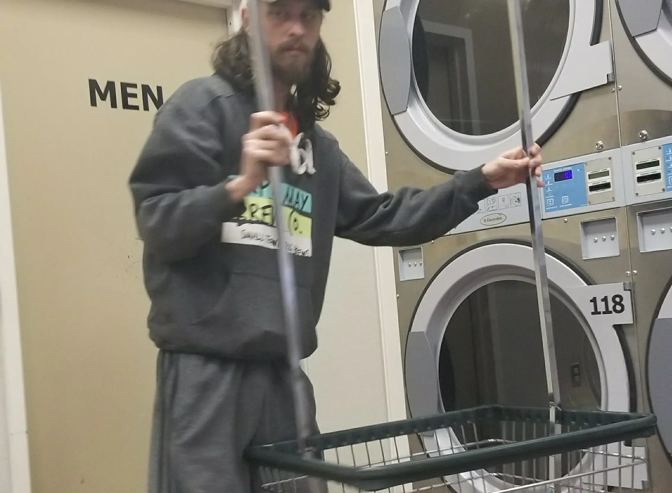 K & M Laundry - Image 17