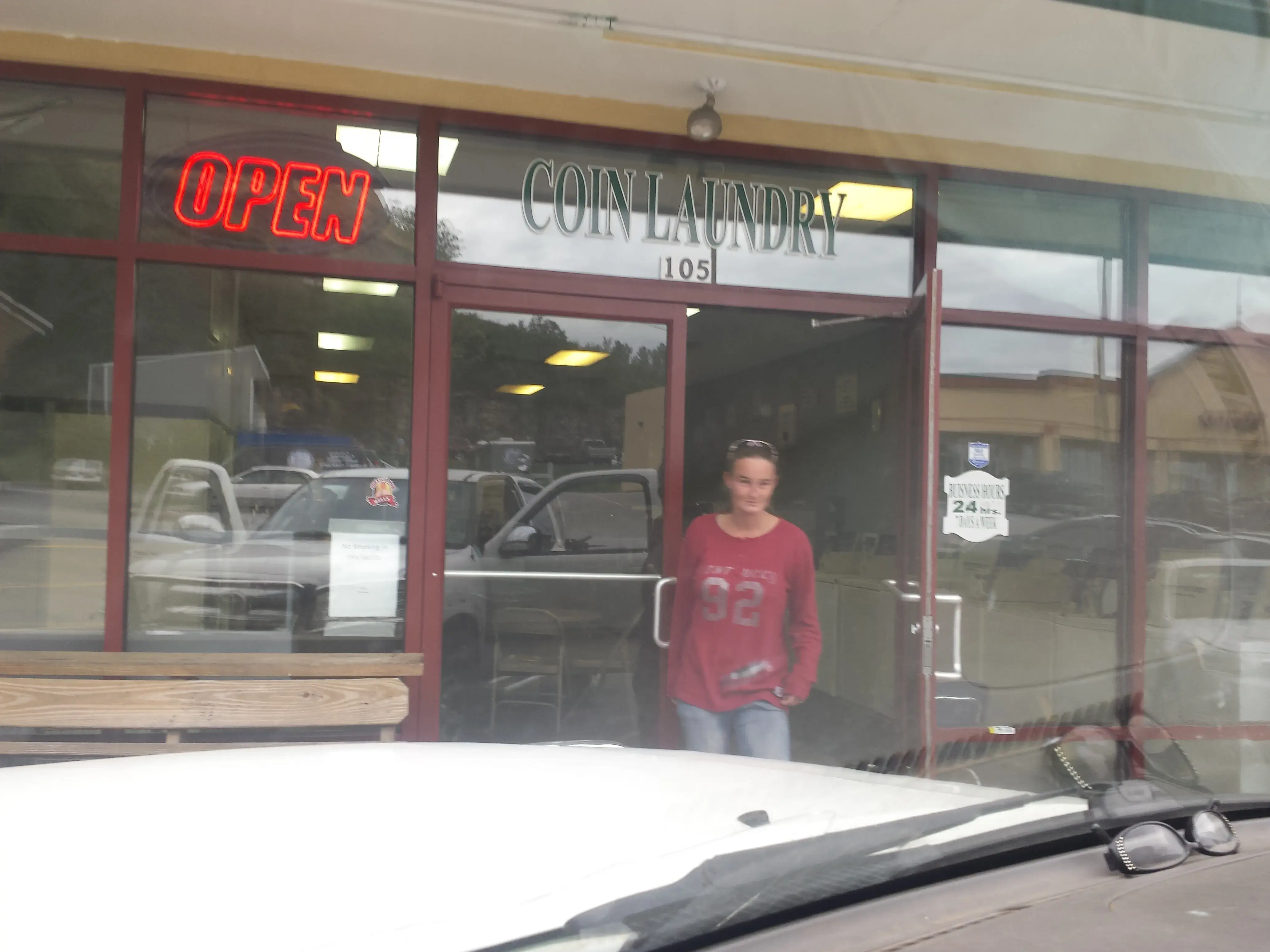 K & R Coin Laundry thumbnail 11