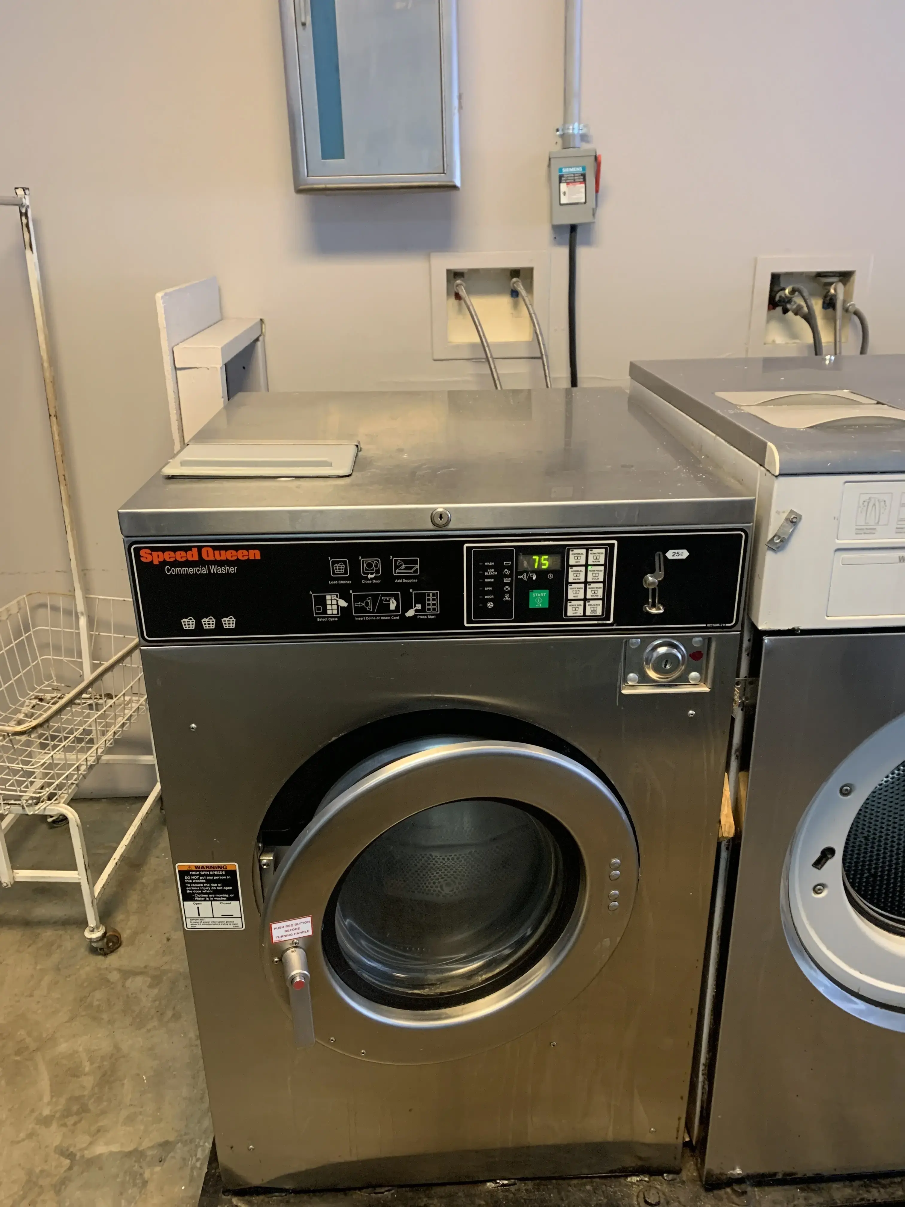 K & R Coin Laundry thumbnail 13