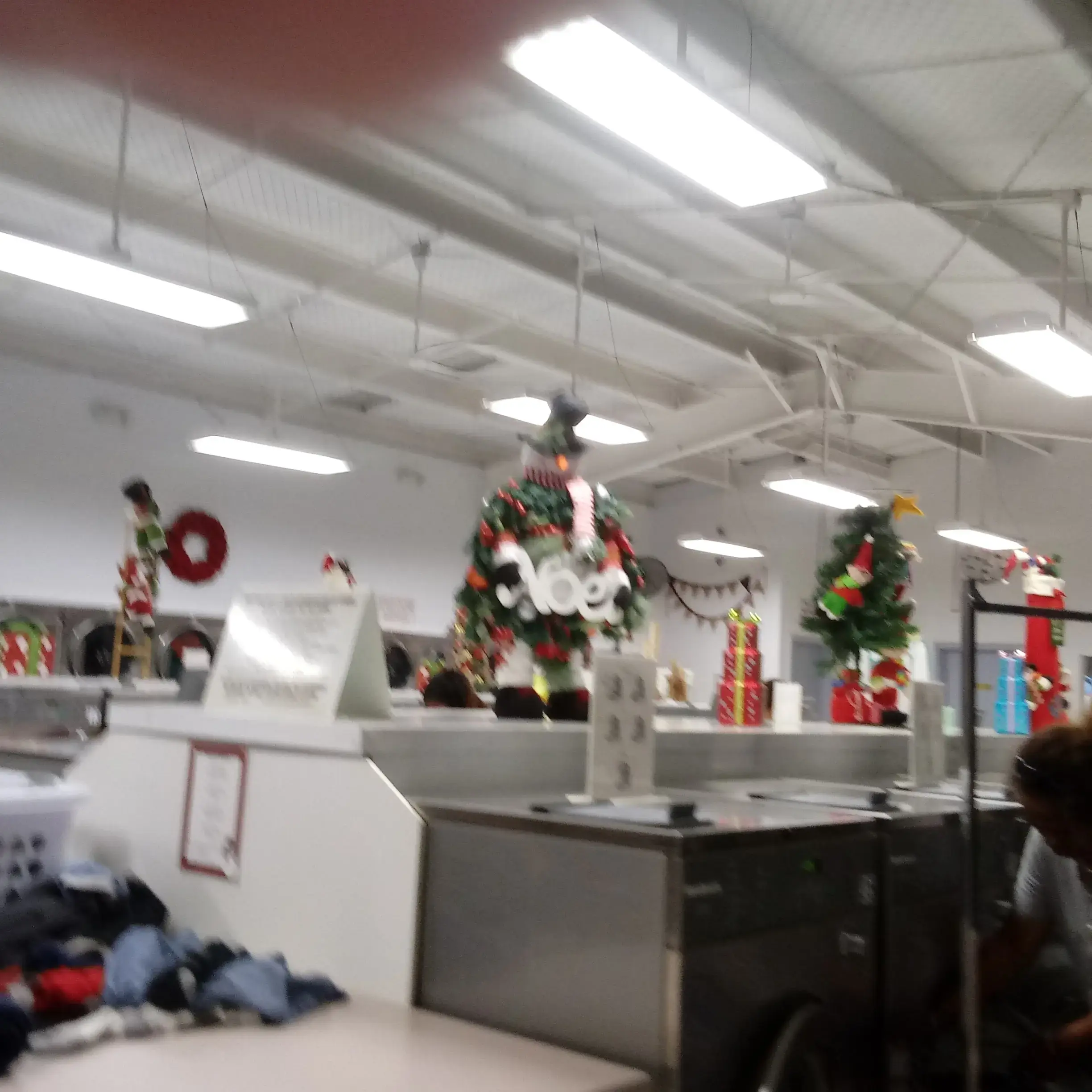Kahului Laundromat - Image 20
