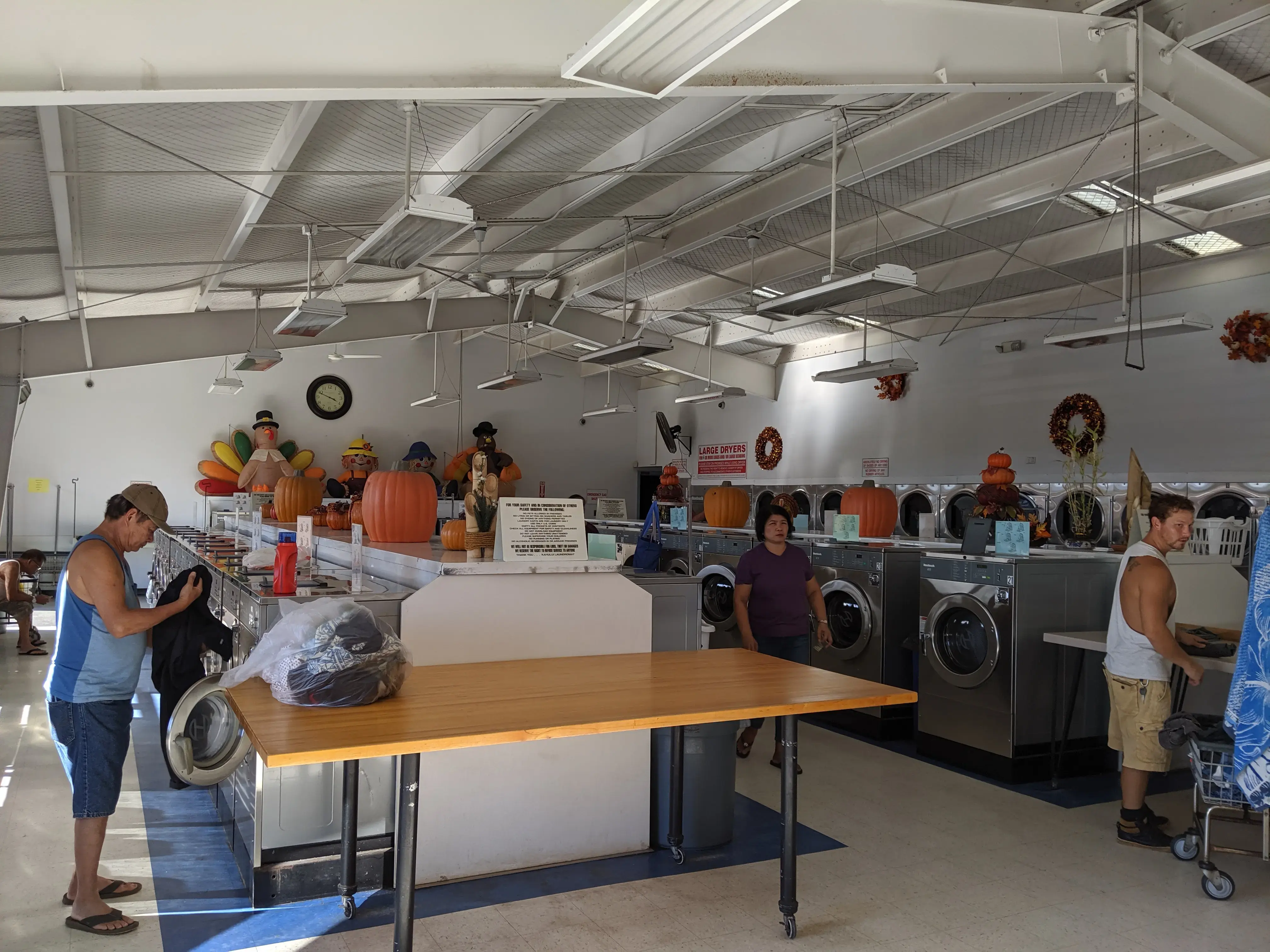 Kahului Laundromat - Image 9