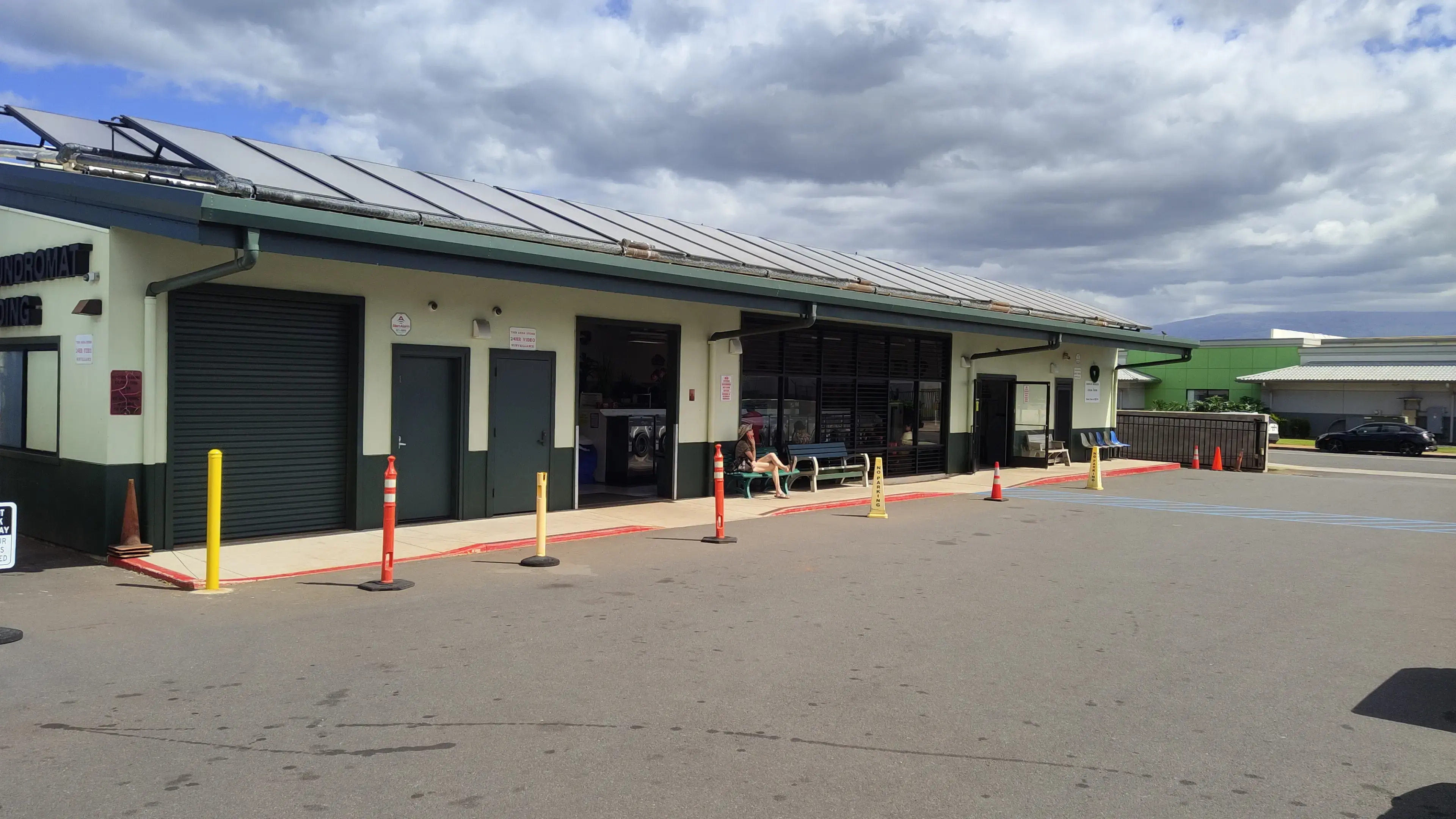 Kahului Laundromat thumbnail 2