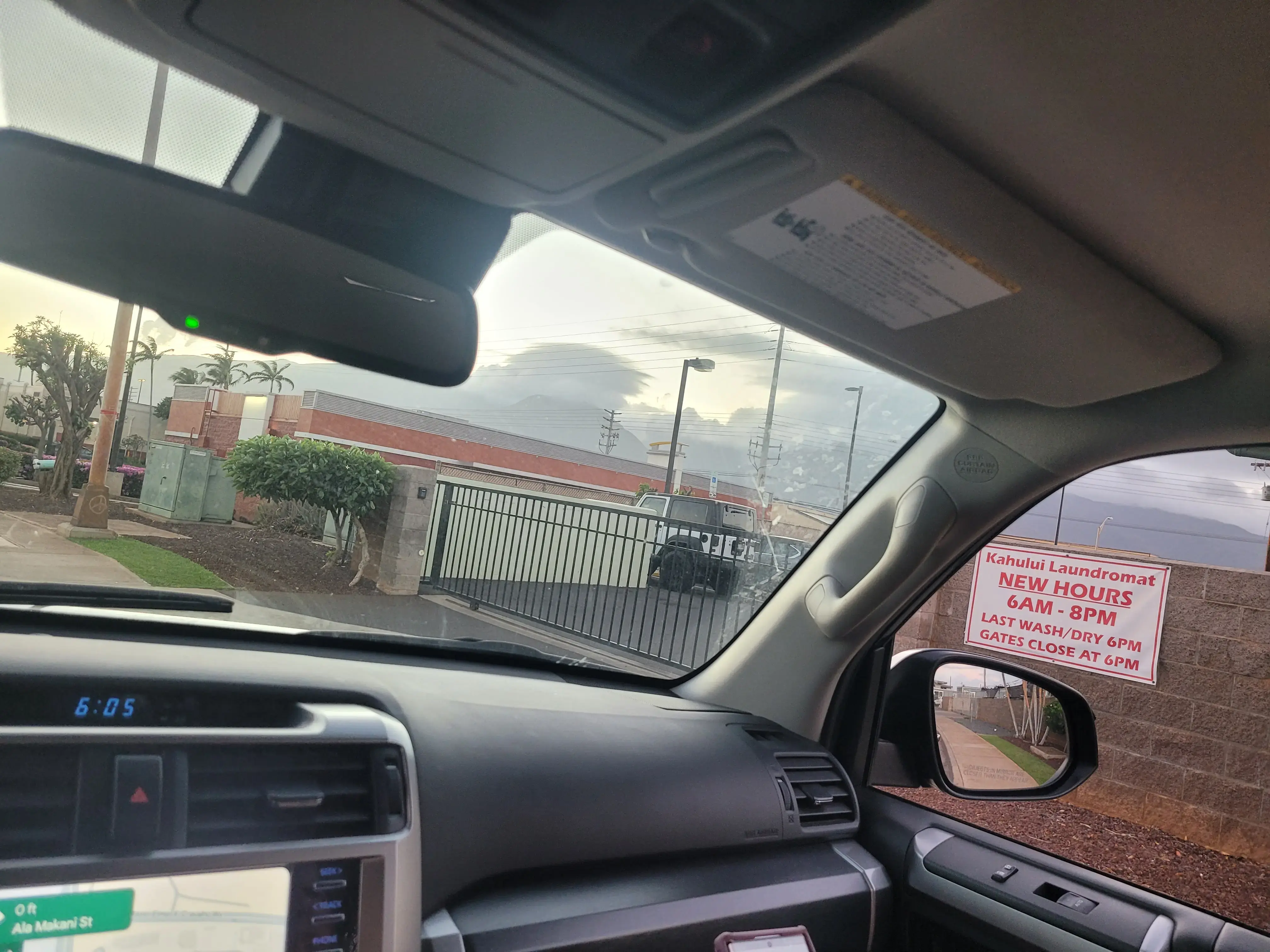 Kahului Laundromat thumbnail 18