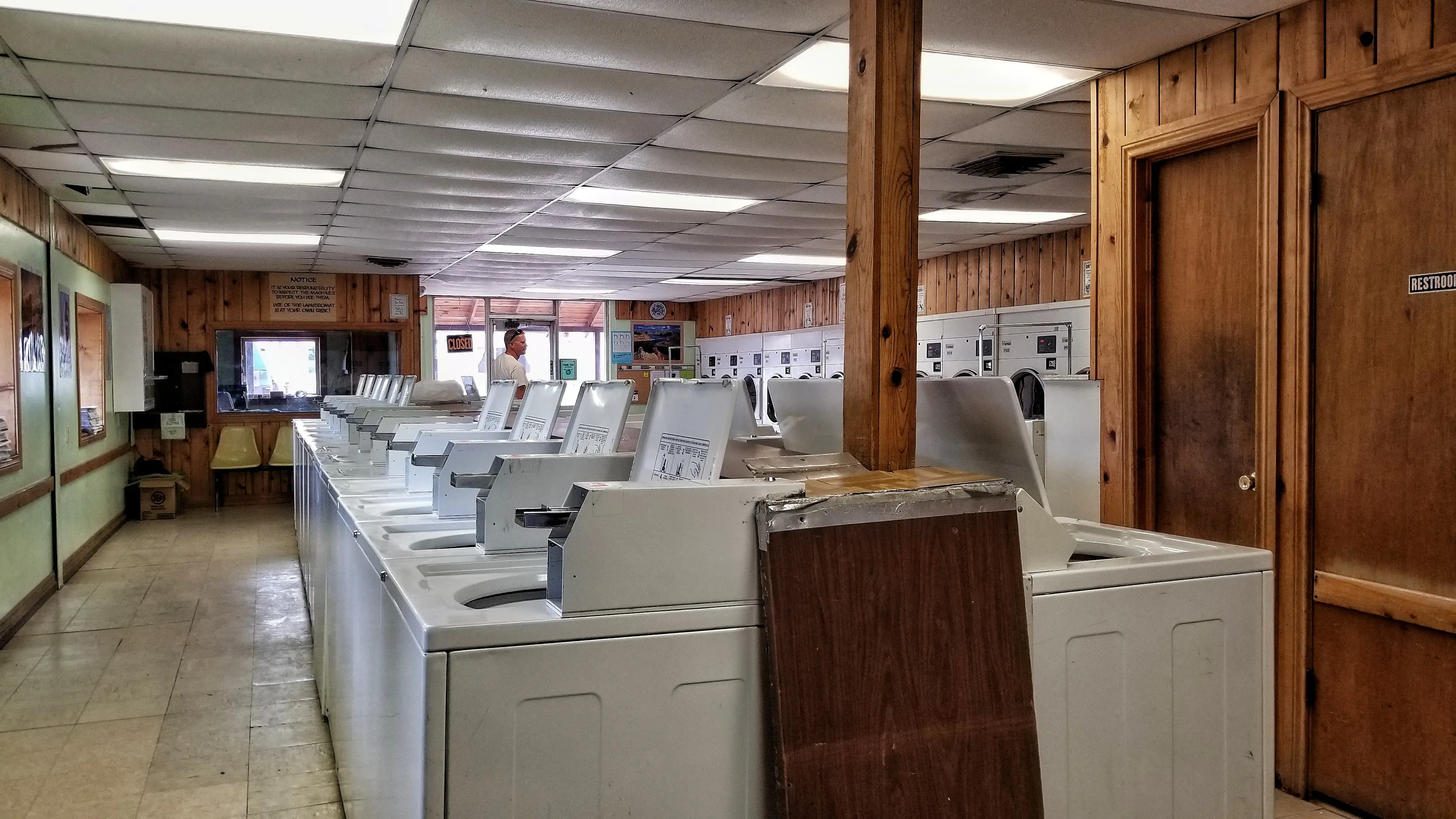 Kanab Laundromat & Car Wash - Image 17
