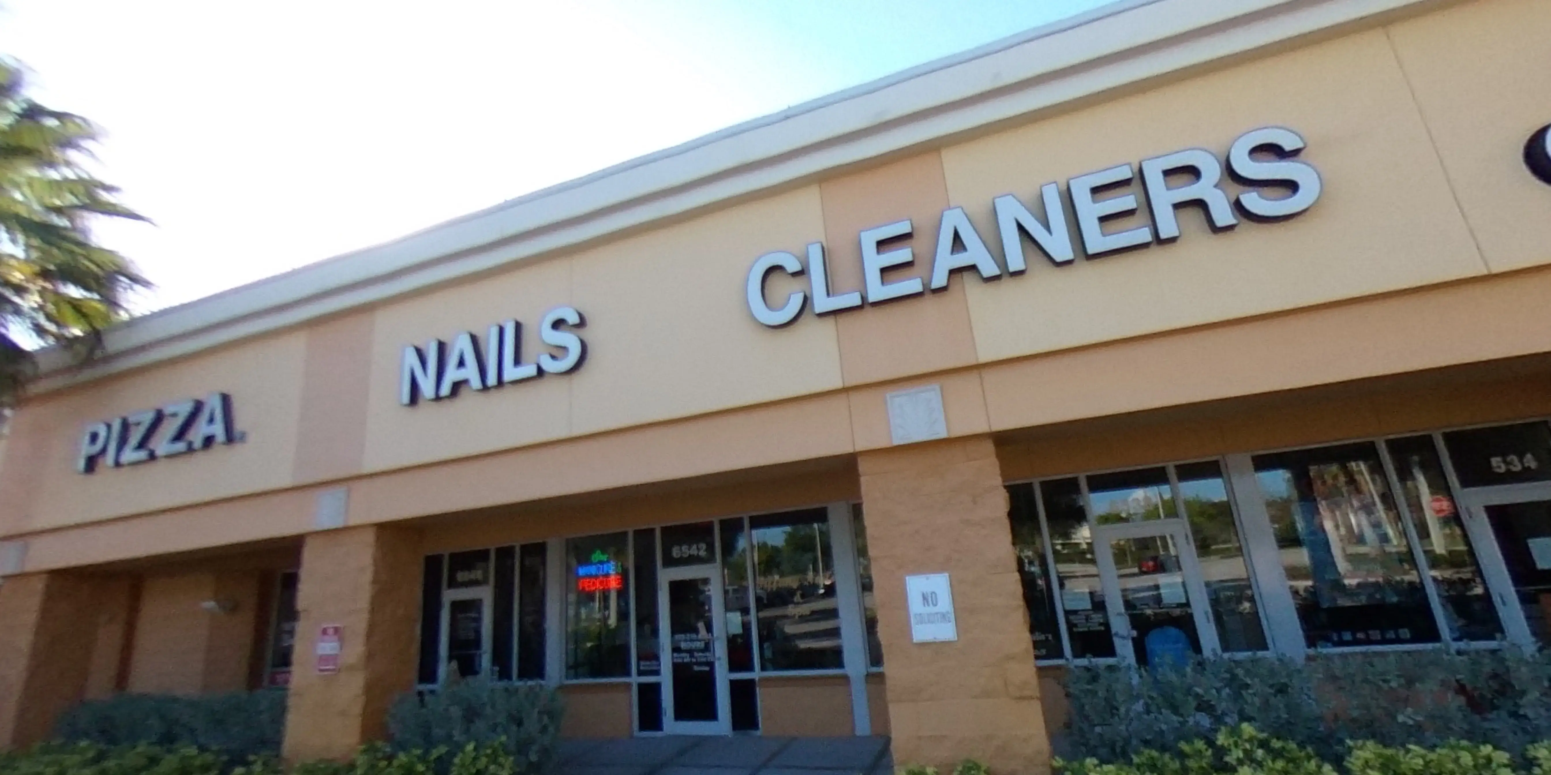 Kanner Crossing's Hometown Cleaners & Tailors thumbnail 2