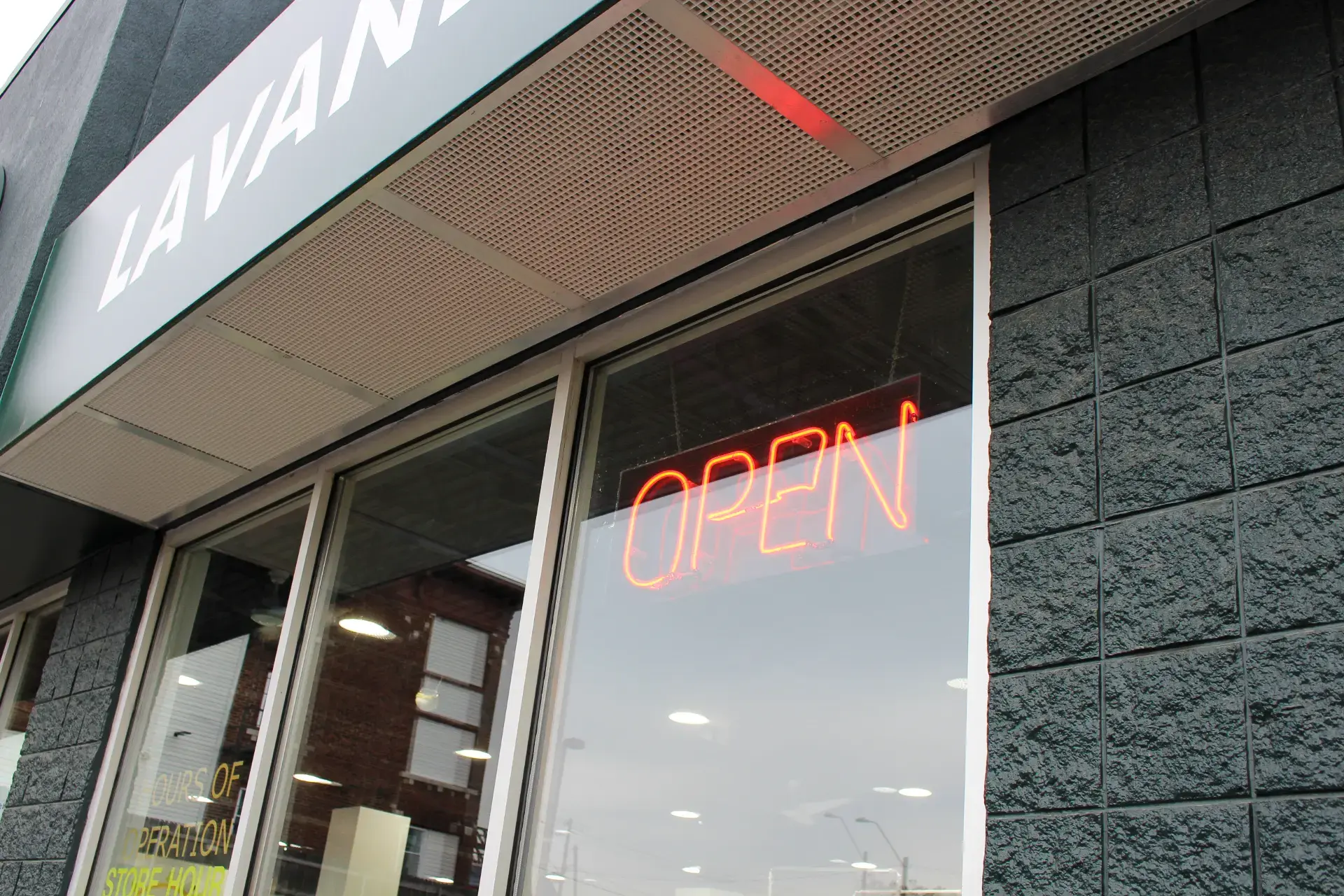 Kansas City Coin Laundry - Image 7