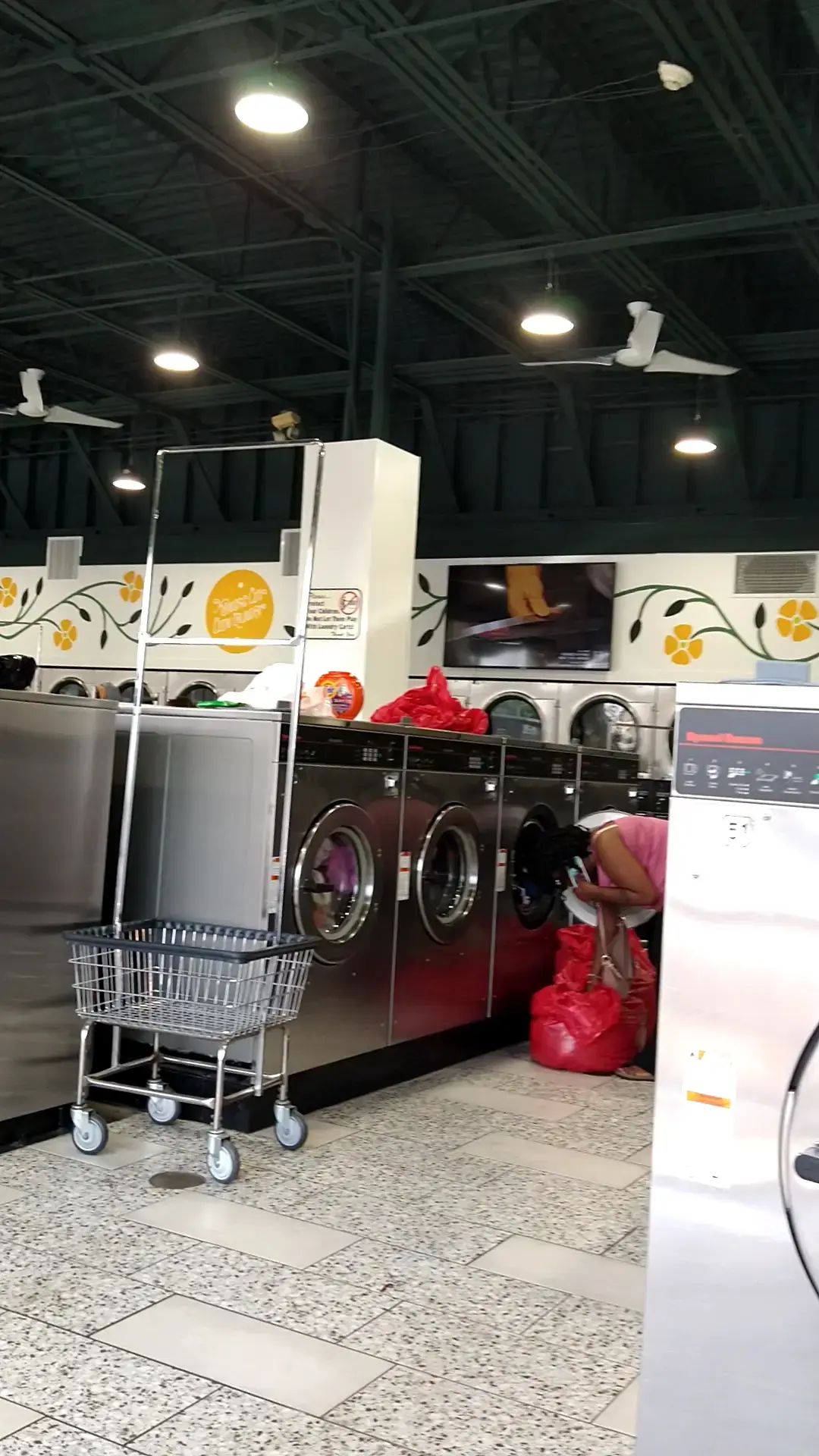 Kansas City Coin Laundry - Image 17