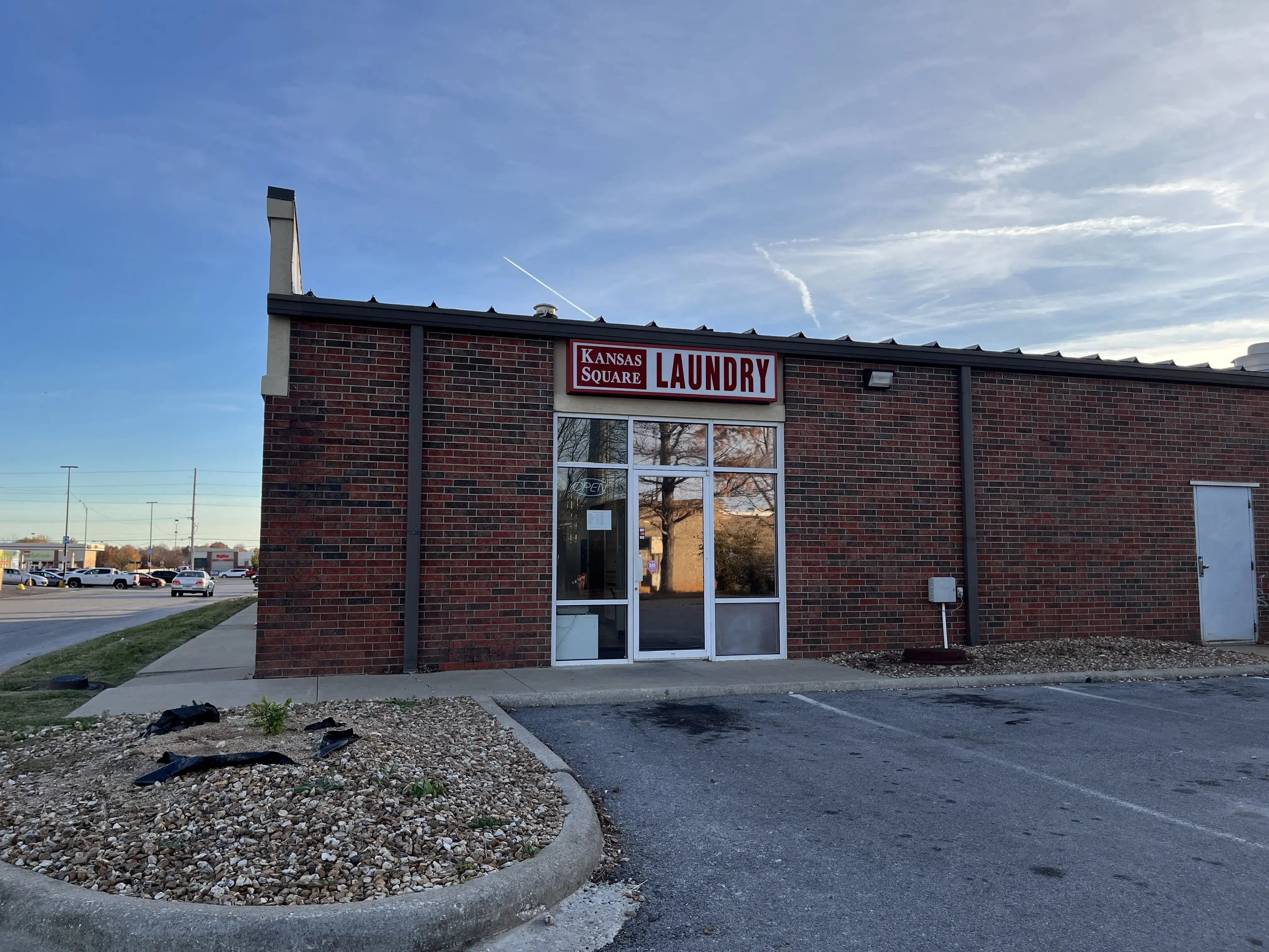 Kansas Square Laundry - Image 13