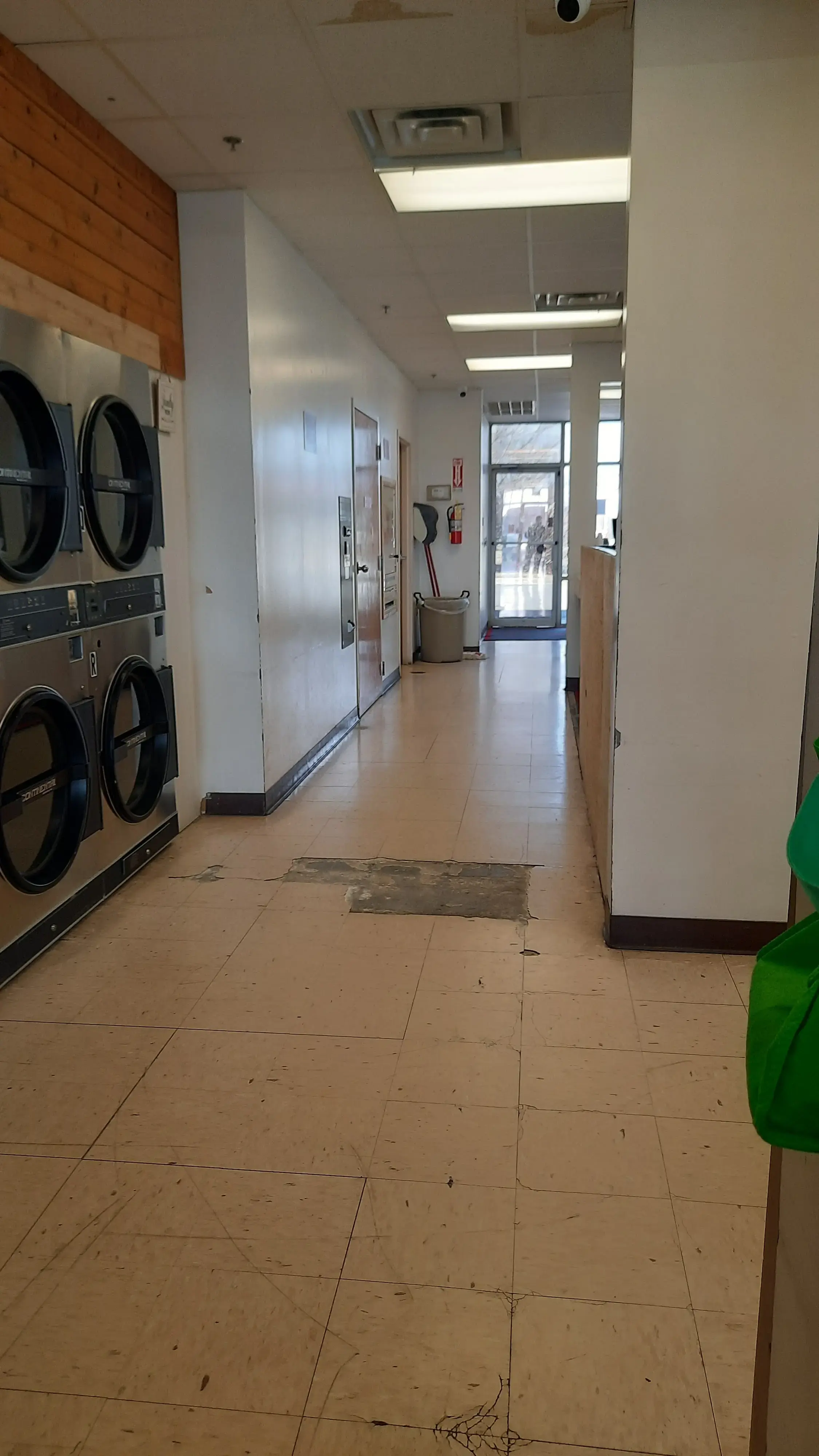 Kansas Square Laundry - Image 14