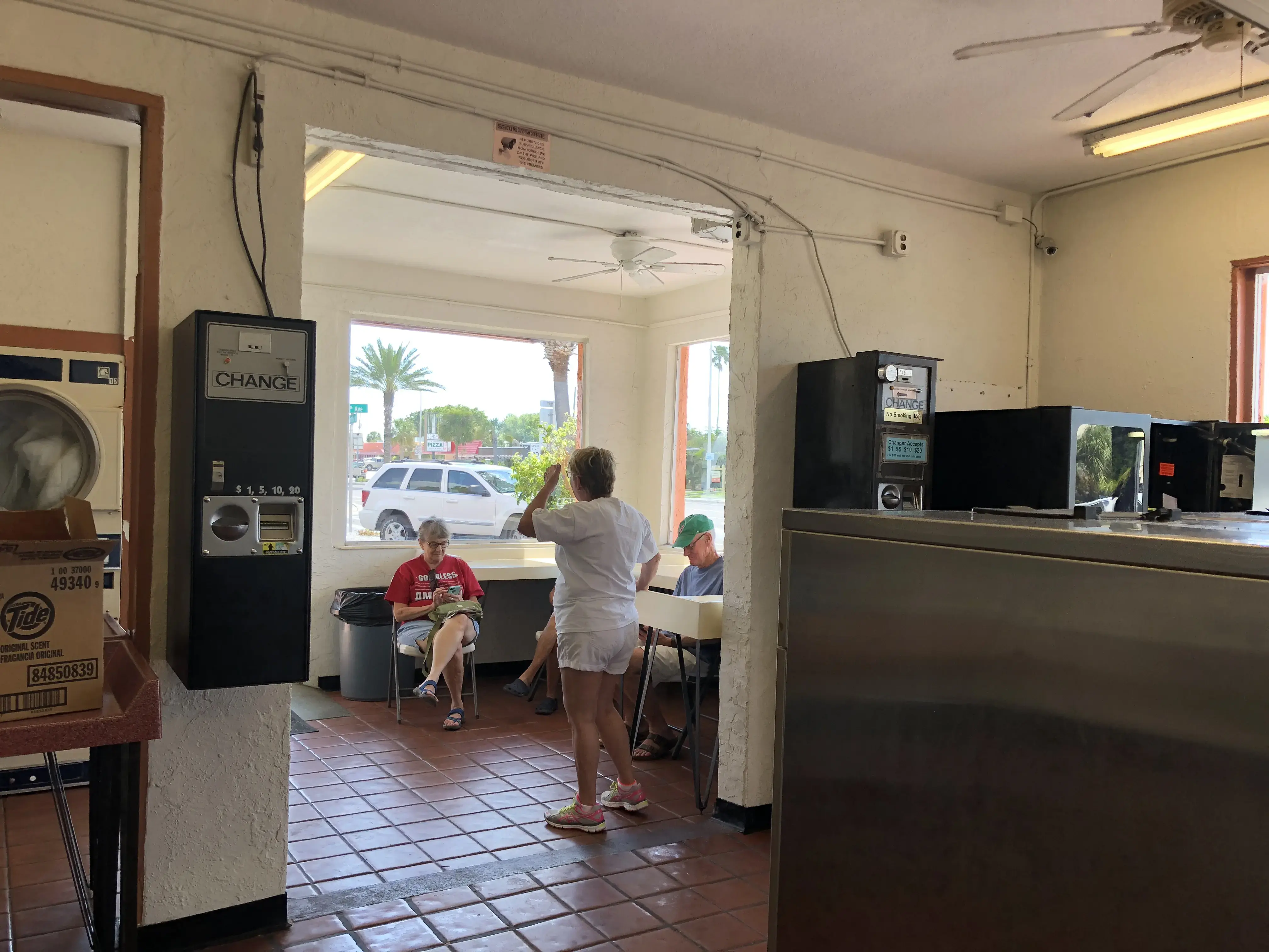 Kathy's Coin Laundry thumbnail 8