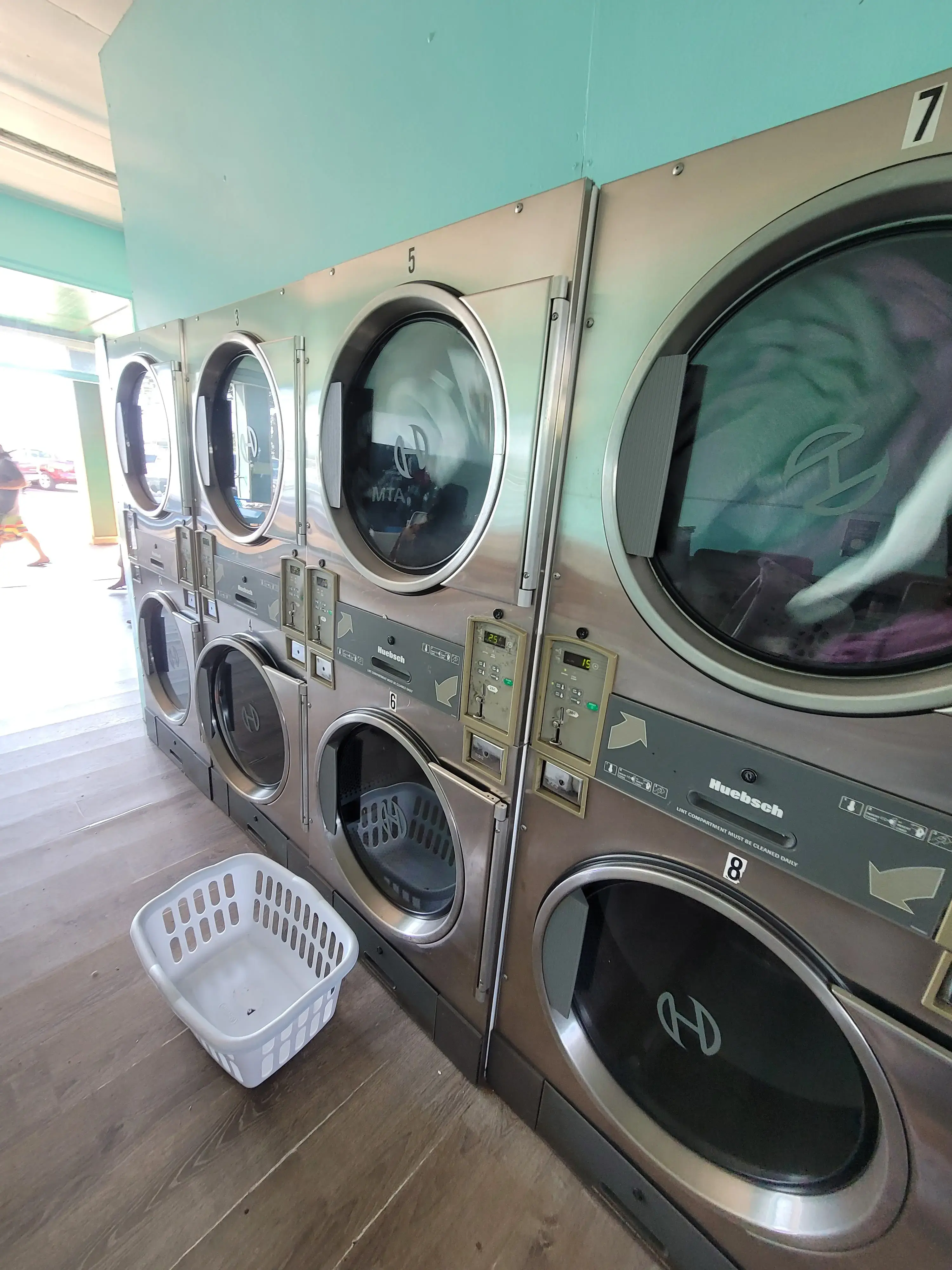 Kauai Laundromat - Image 2