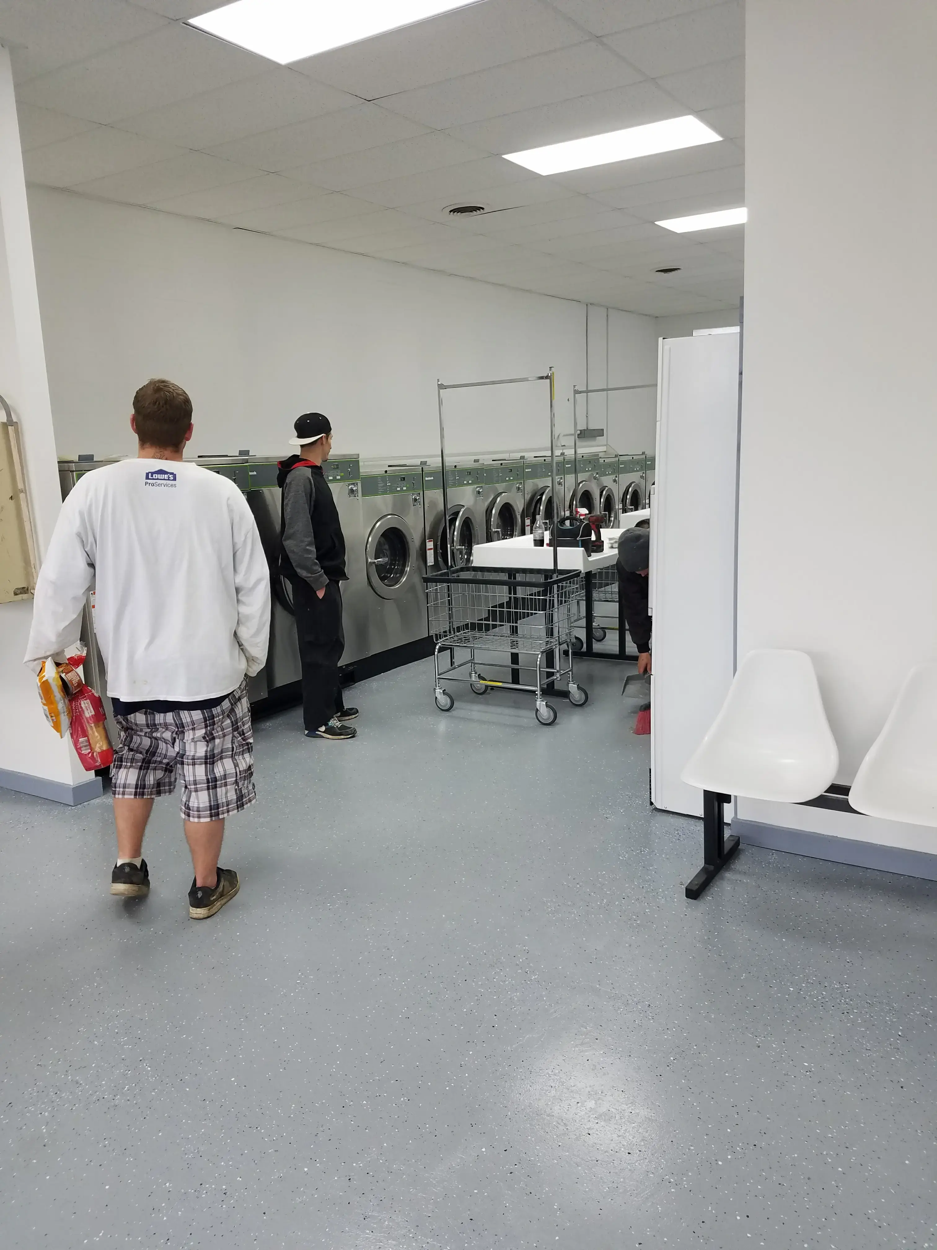 KAWASAKI COIN LAUNDRY AND DRY CLEANERS - Image 7