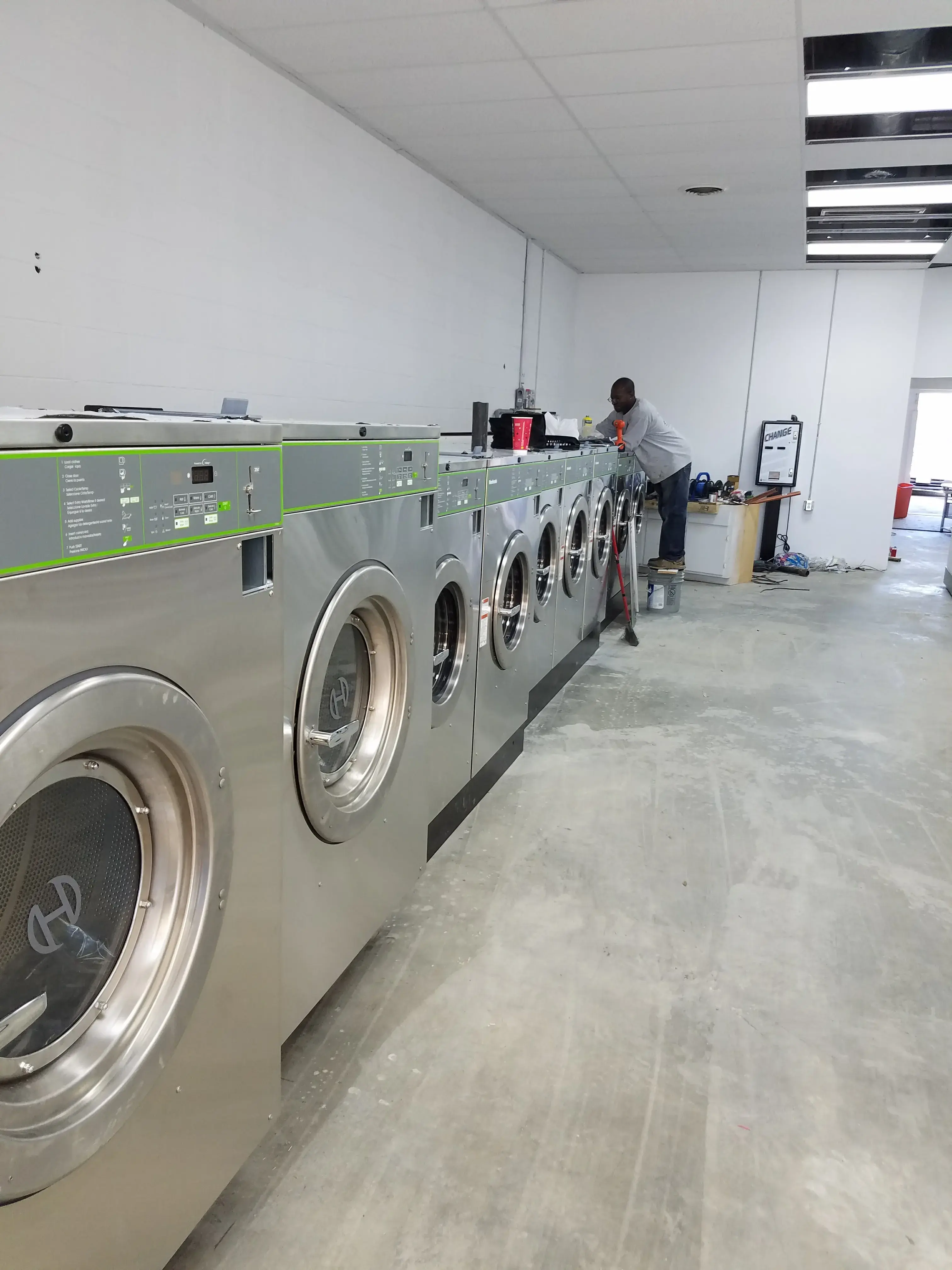 KAWASAKI COIN LAUNDRY AND DRY CLEANERS thumbnail 18