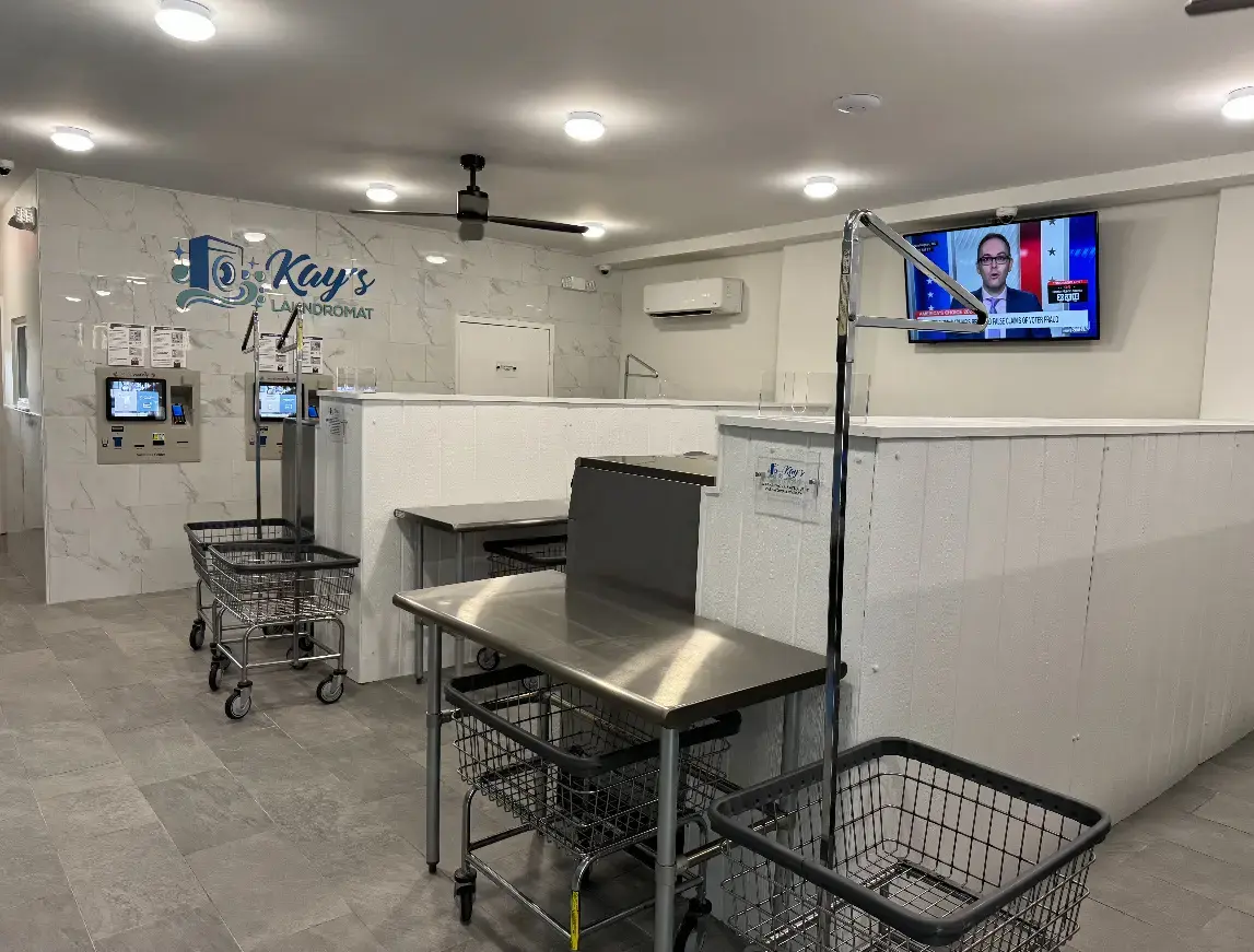 Kay's Laundromat - Image 6