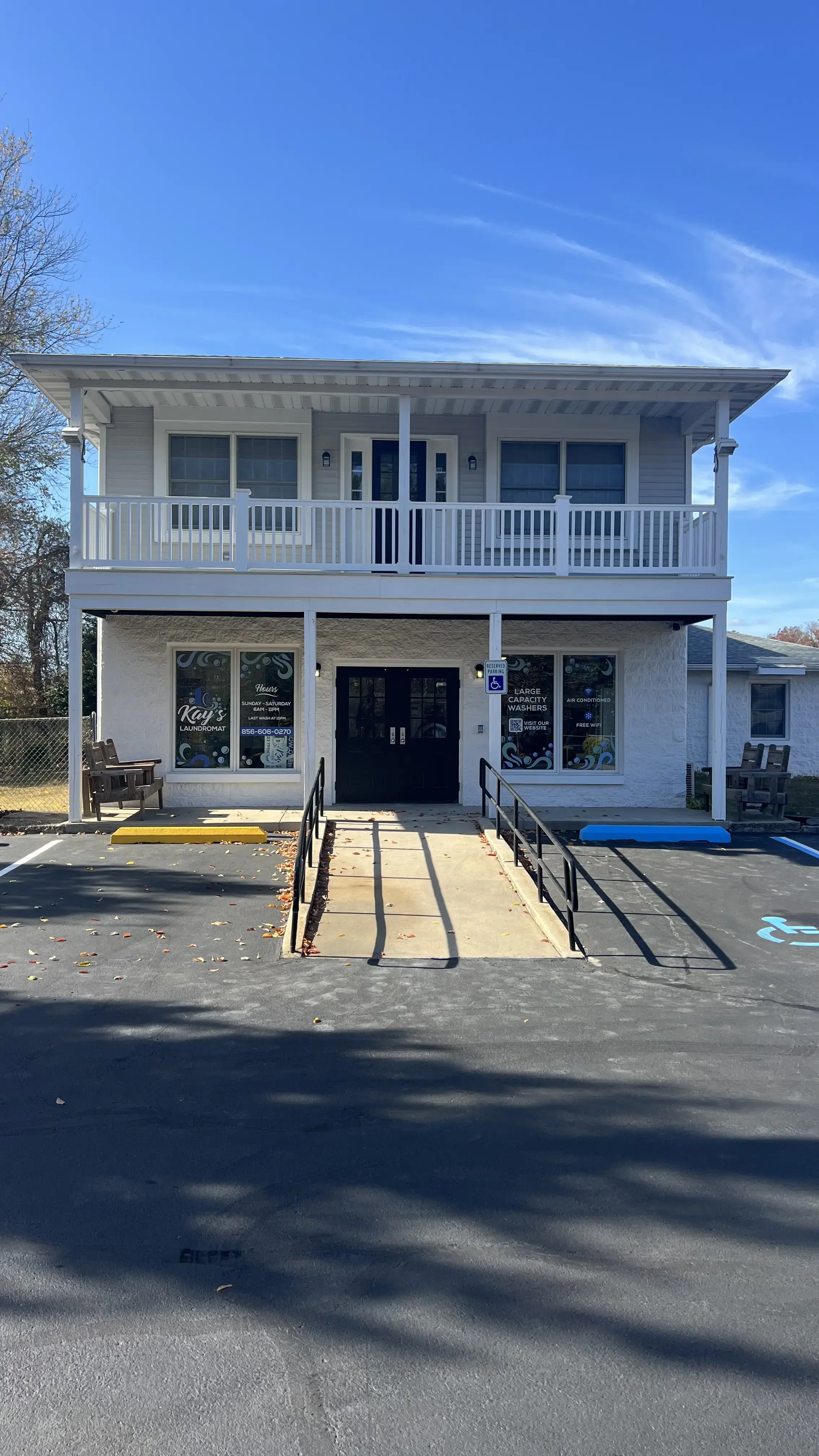 Kay's Laundromat - Image 4