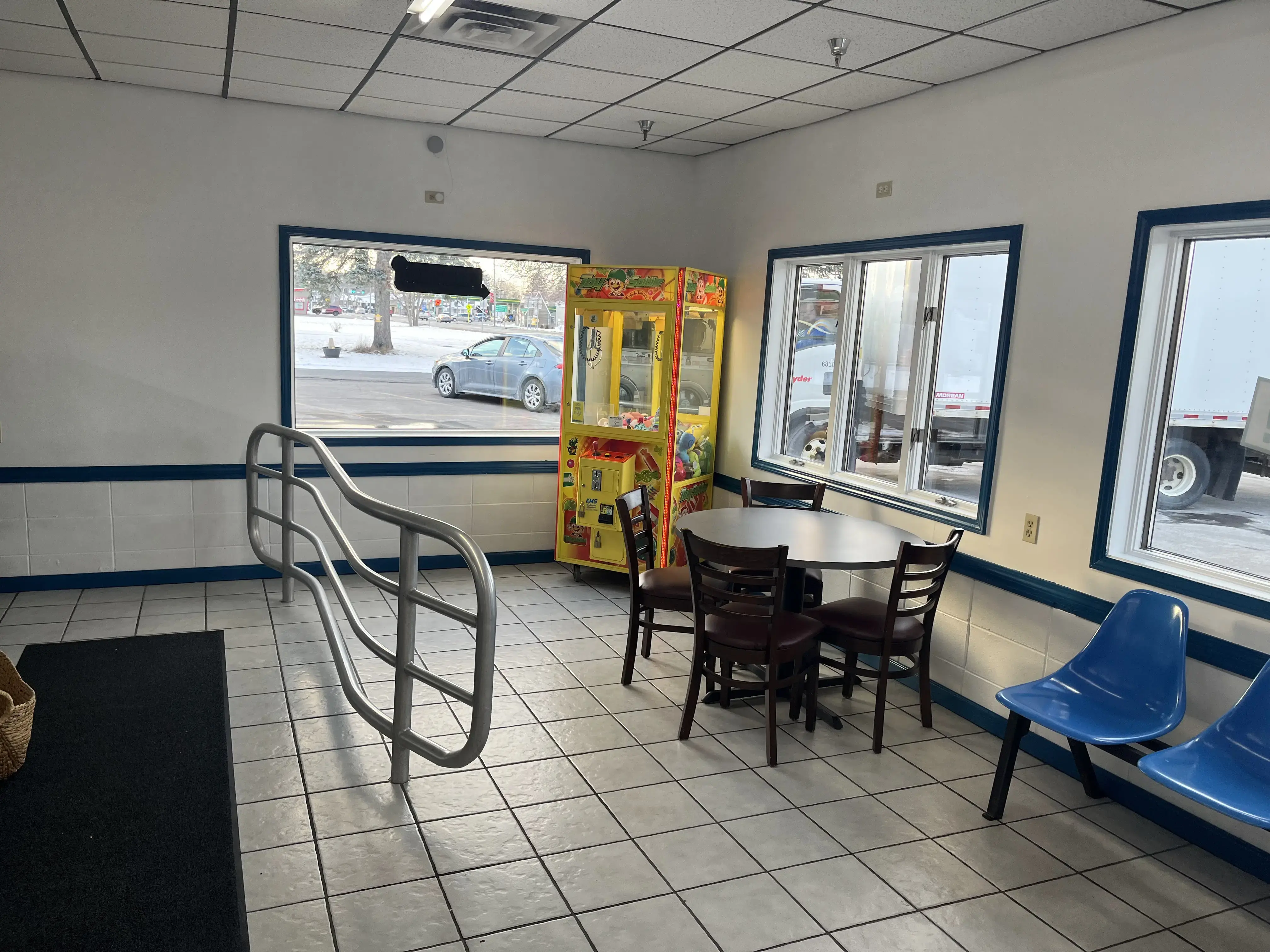 Keep Making Suds Laundromats - Image 2