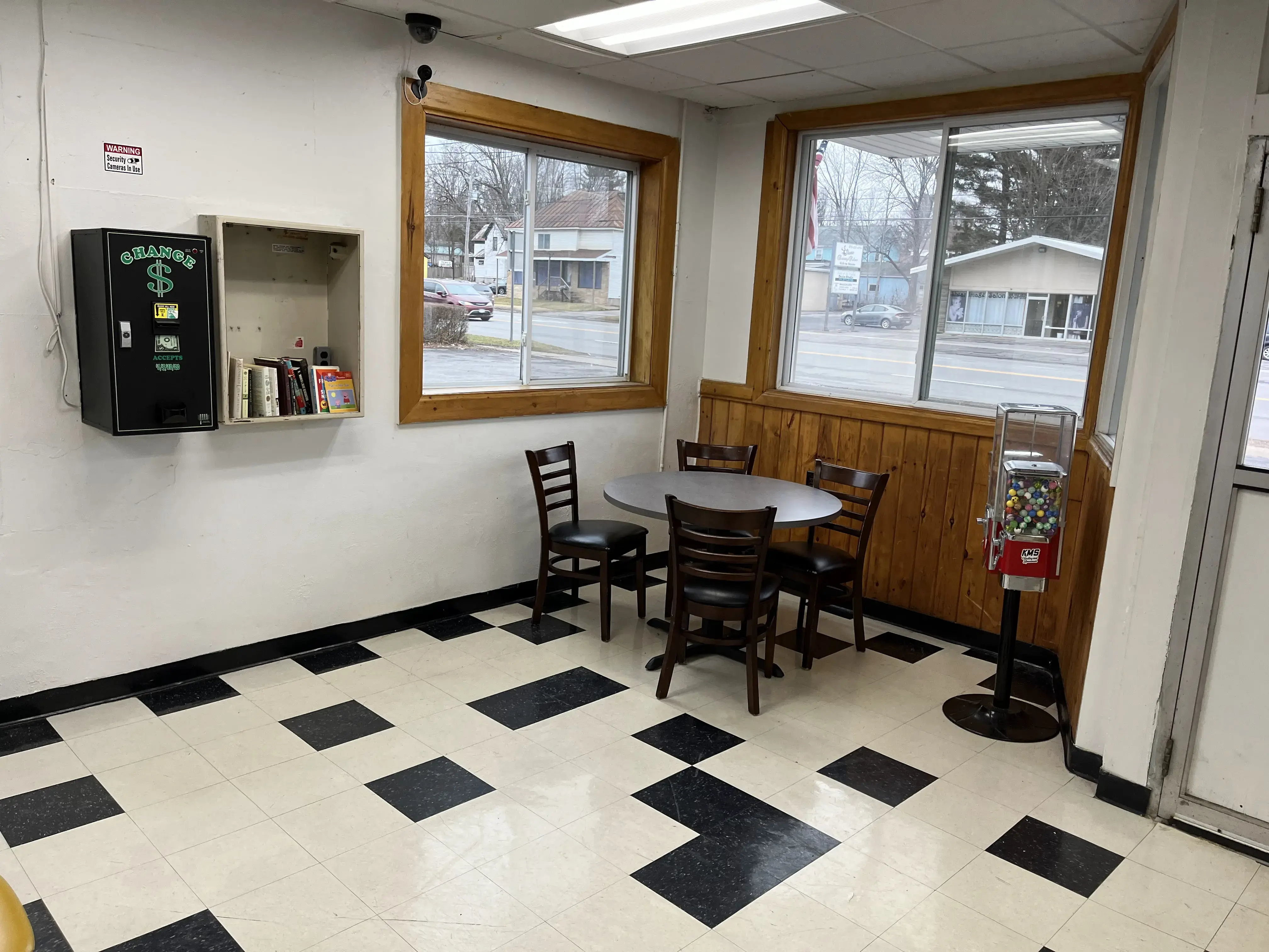 Keep Making Suds Laundromats - Image 2