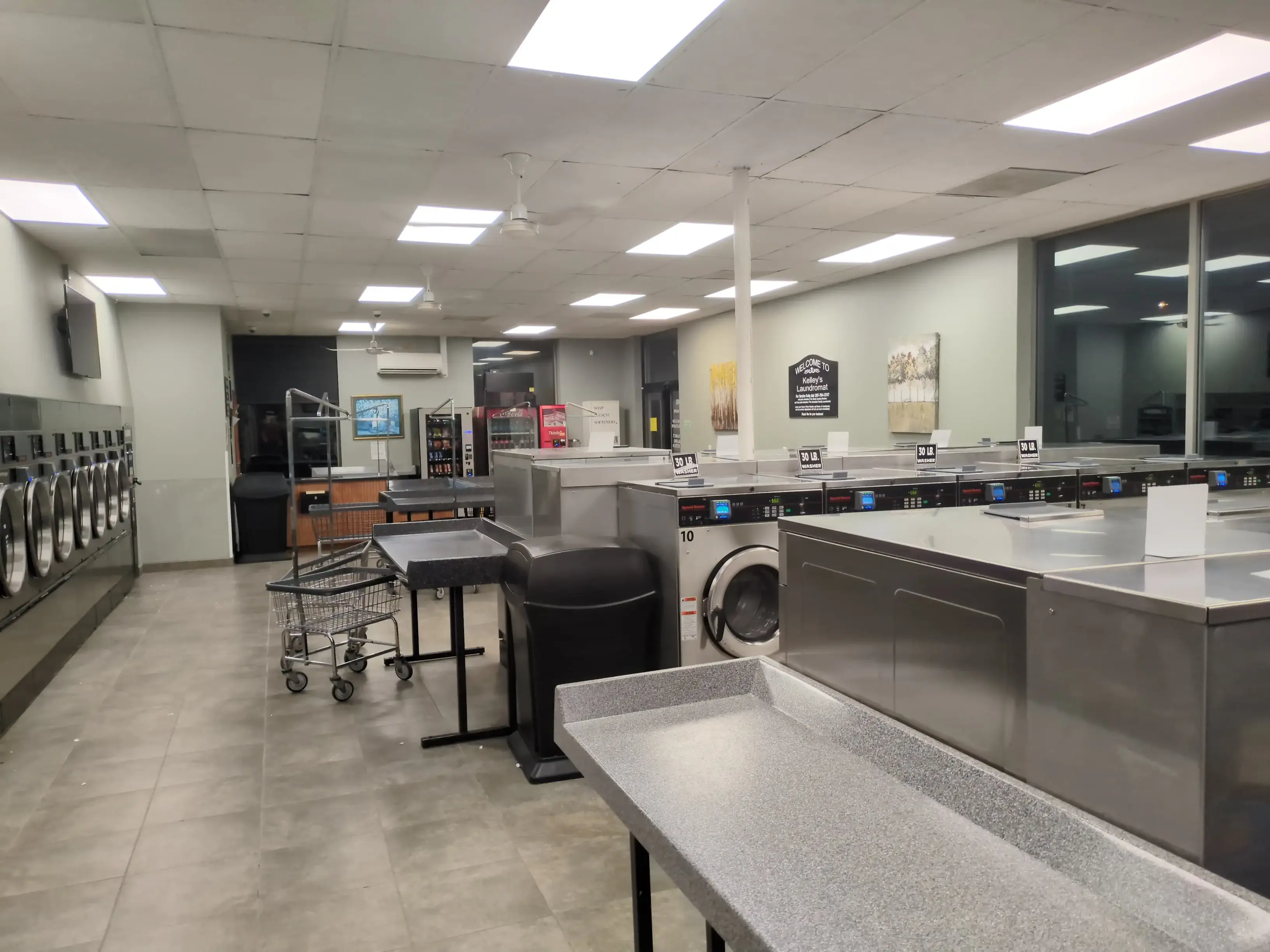 Kelley's Laundromat - Image 10