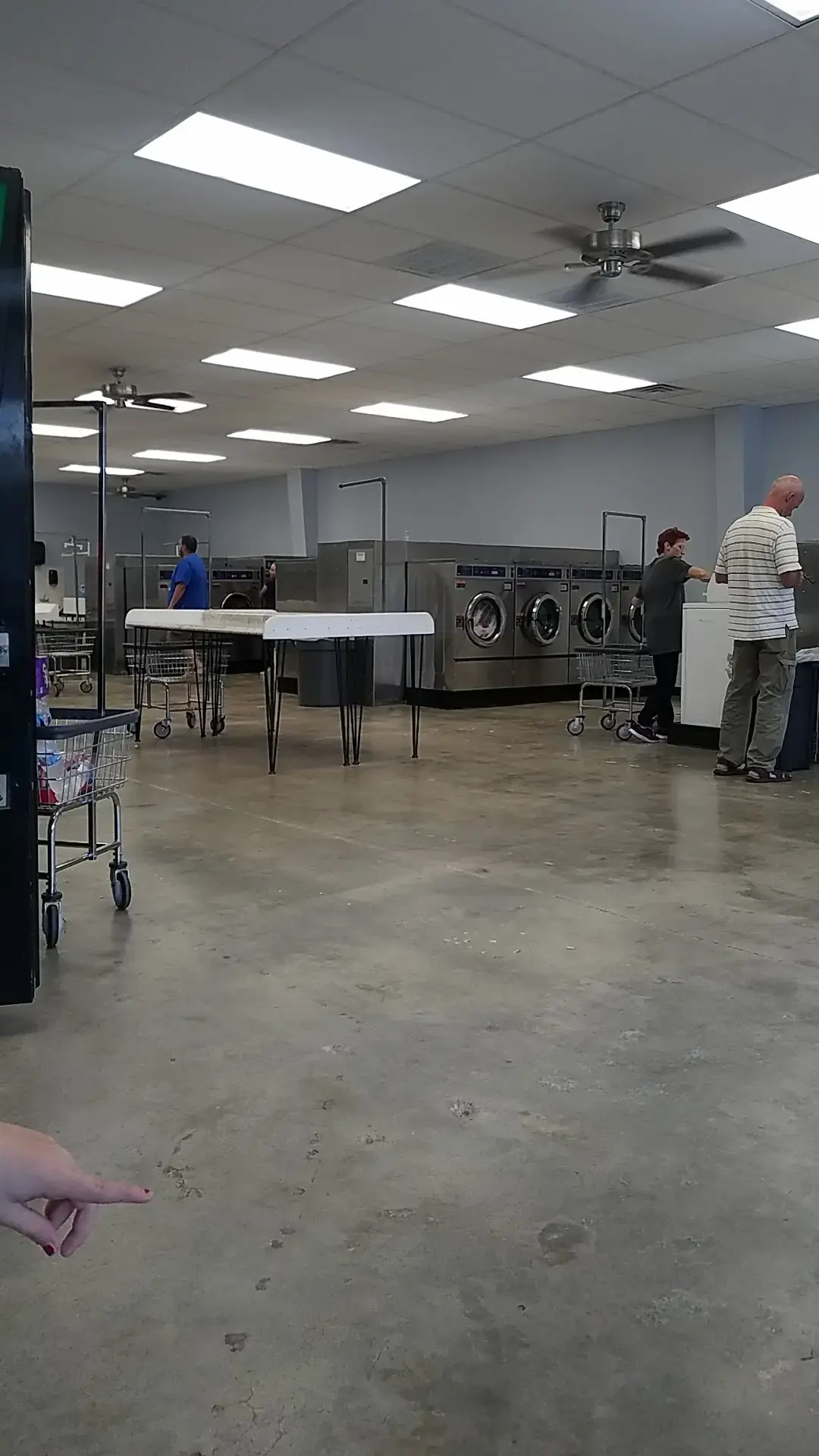 Kelly Ave Coin Op Laundry thumbnail 18