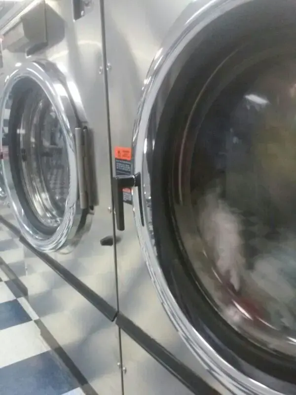 Kelly Ave Coin Op Laundry thumbnail 9