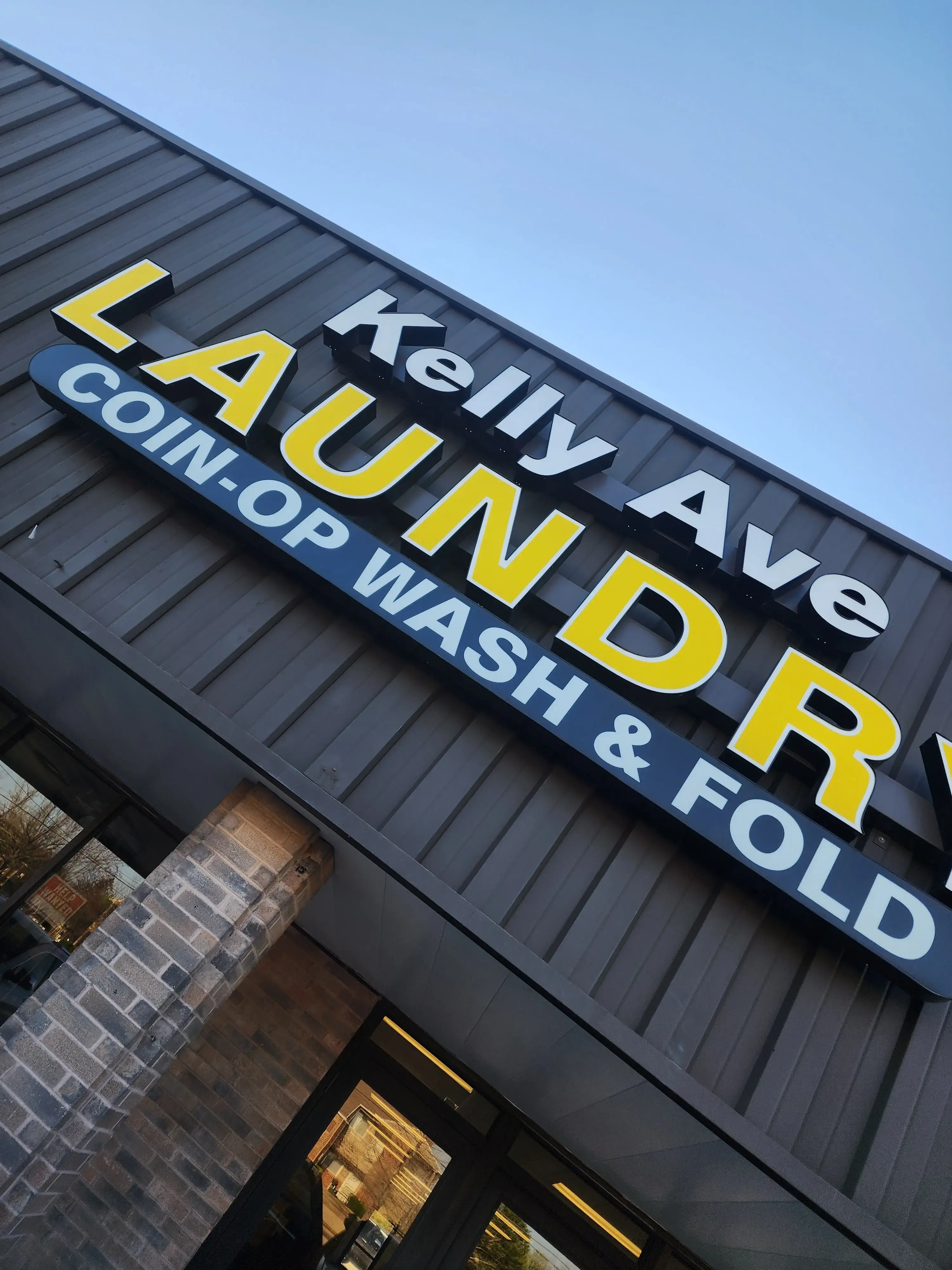 Kelly Ave Coin Op Laundry thumbnail 13