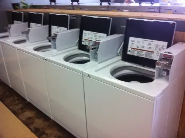 Kelly Ave Coin Op Laundry - Image 6