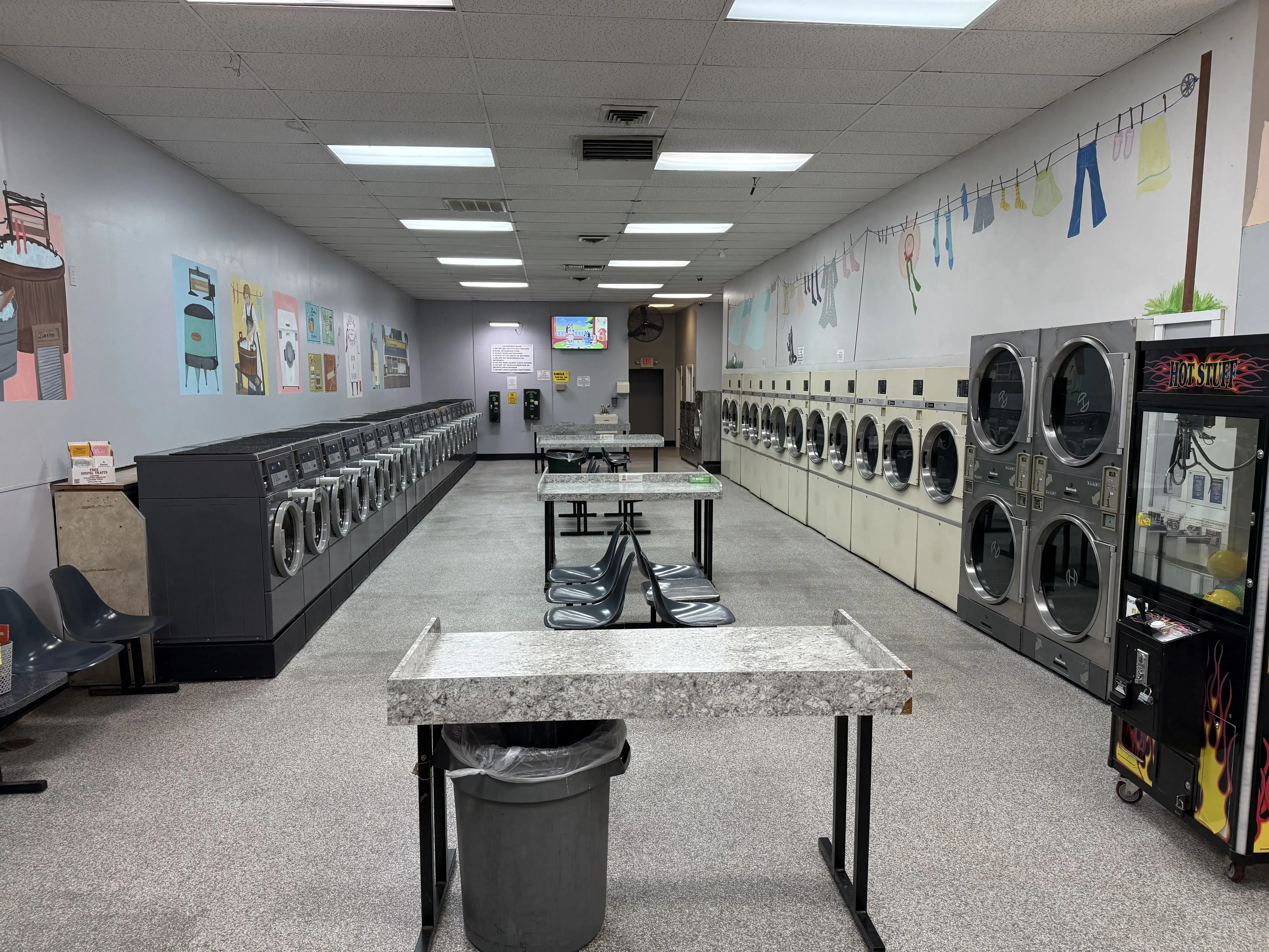 Kelly's Suds-N-Dry - Image 11