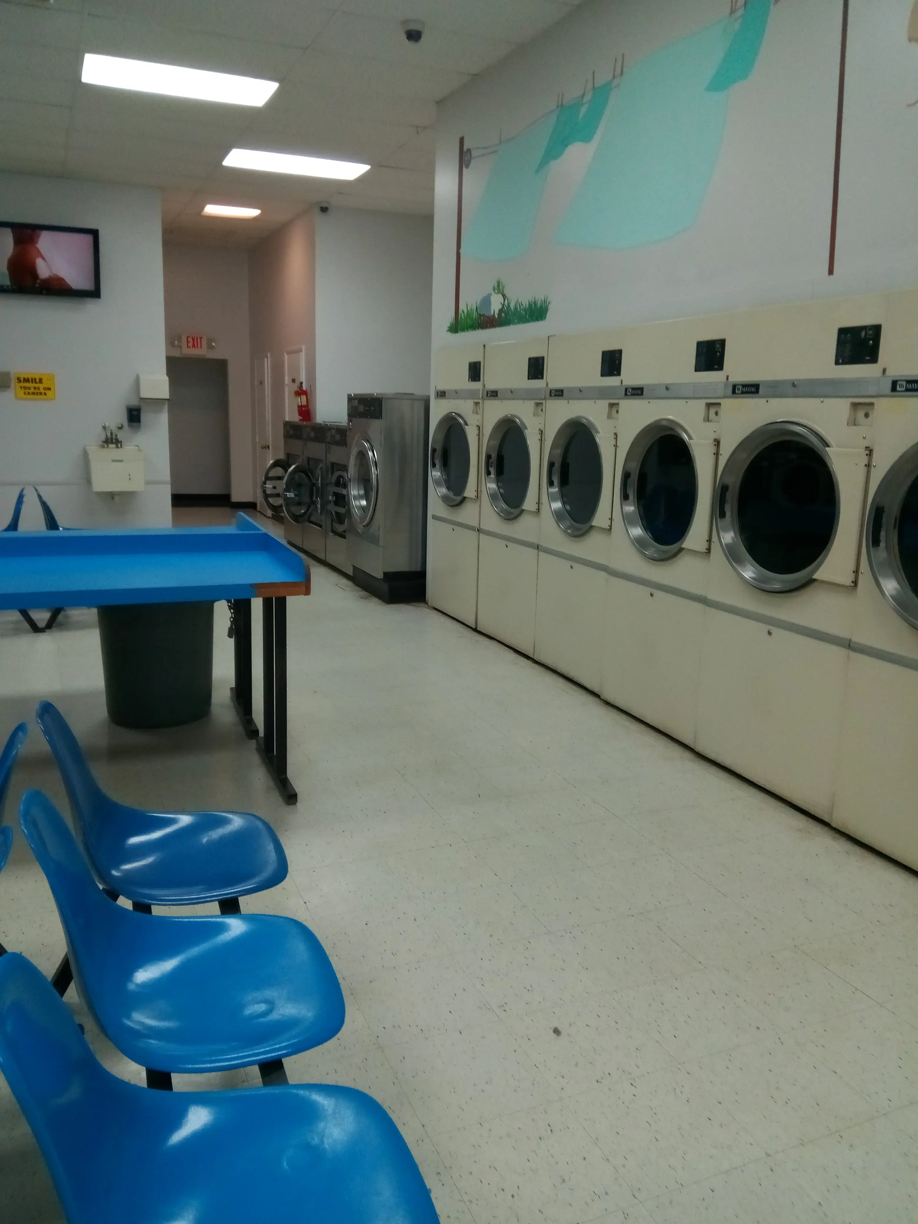 Kelly's Suds-N-Dry - Image 10
