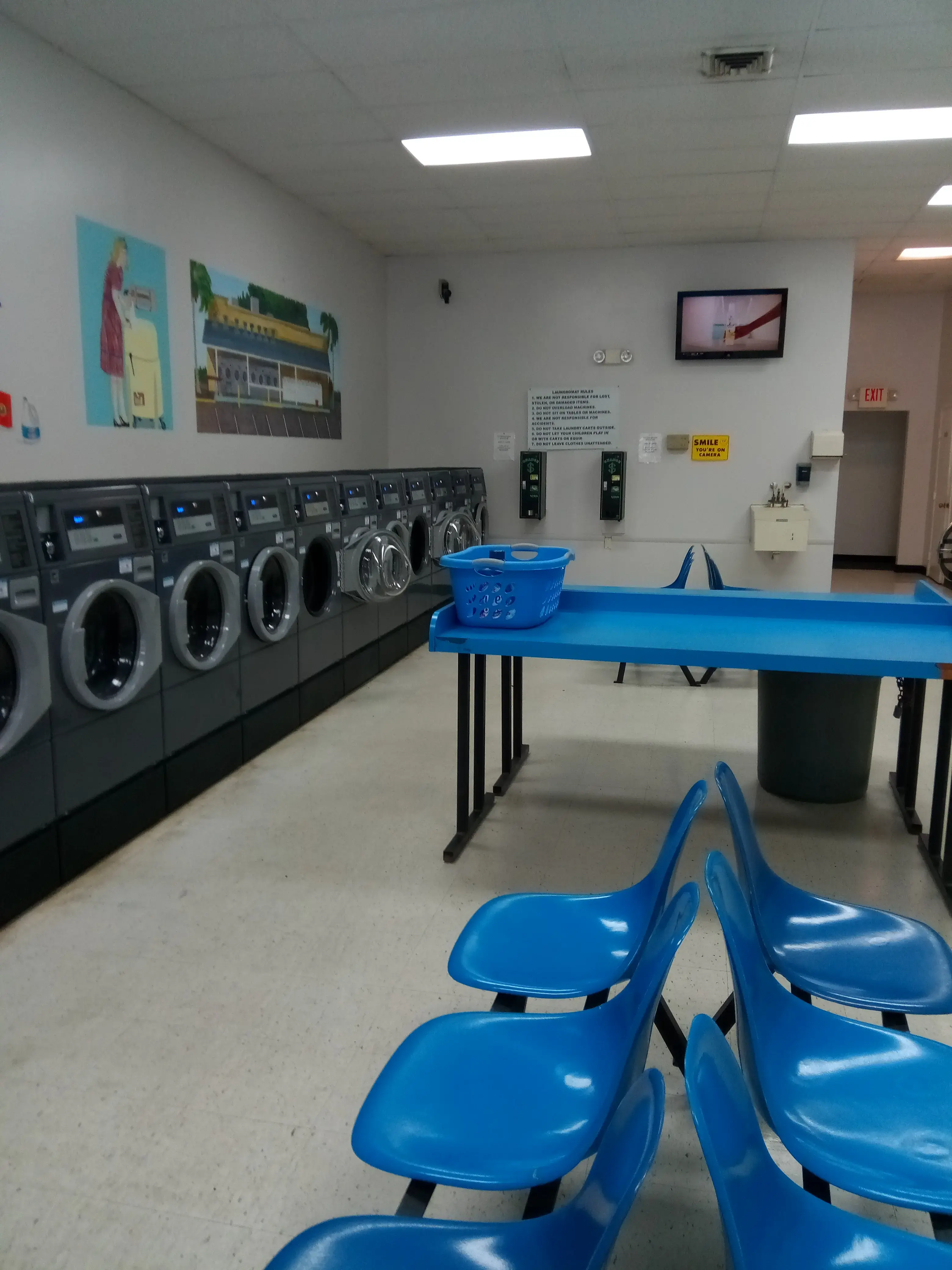 Kelly's Suds-N-Dry - Image 12
