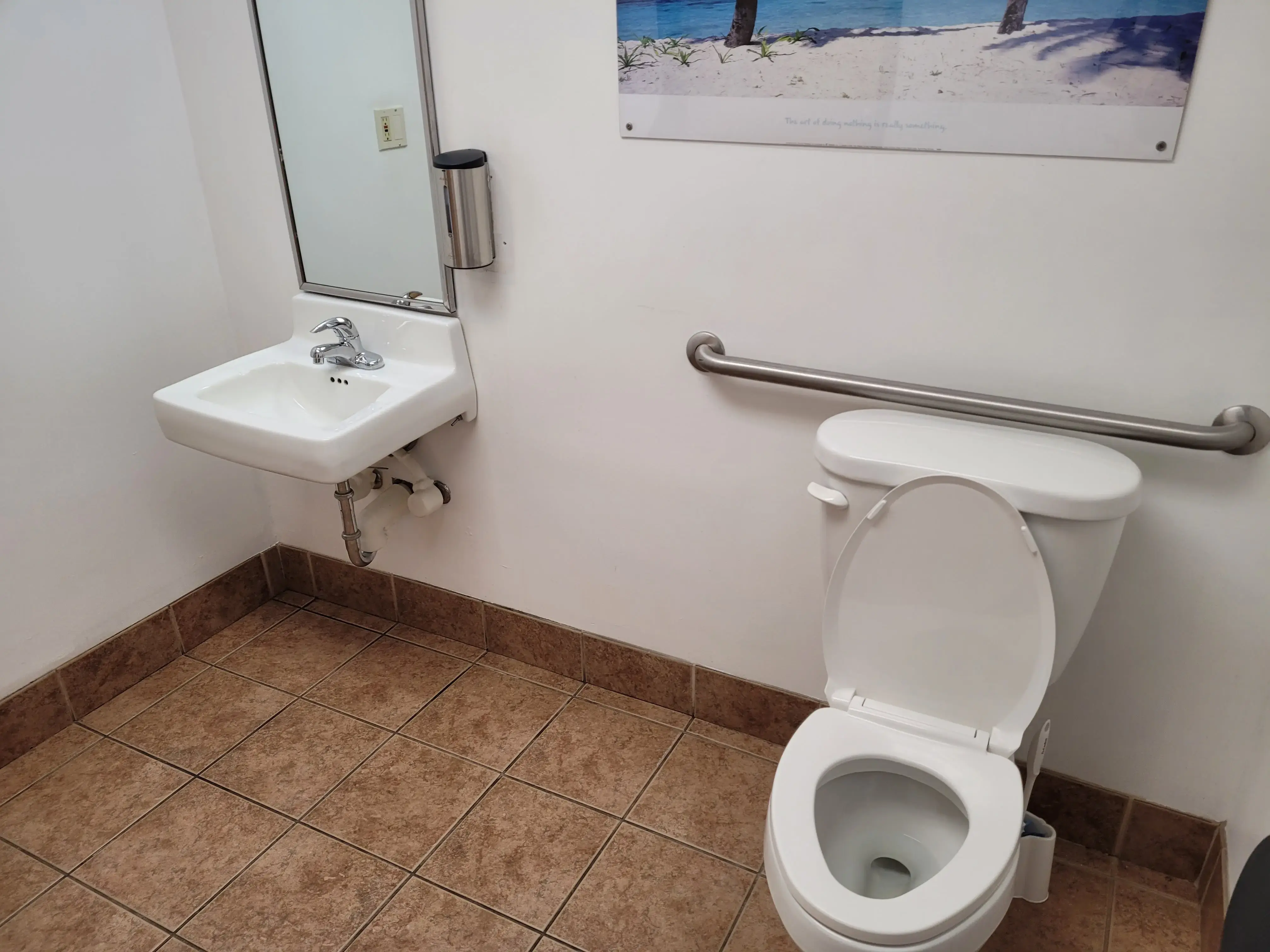 Kenwood Laundromat - Image 17