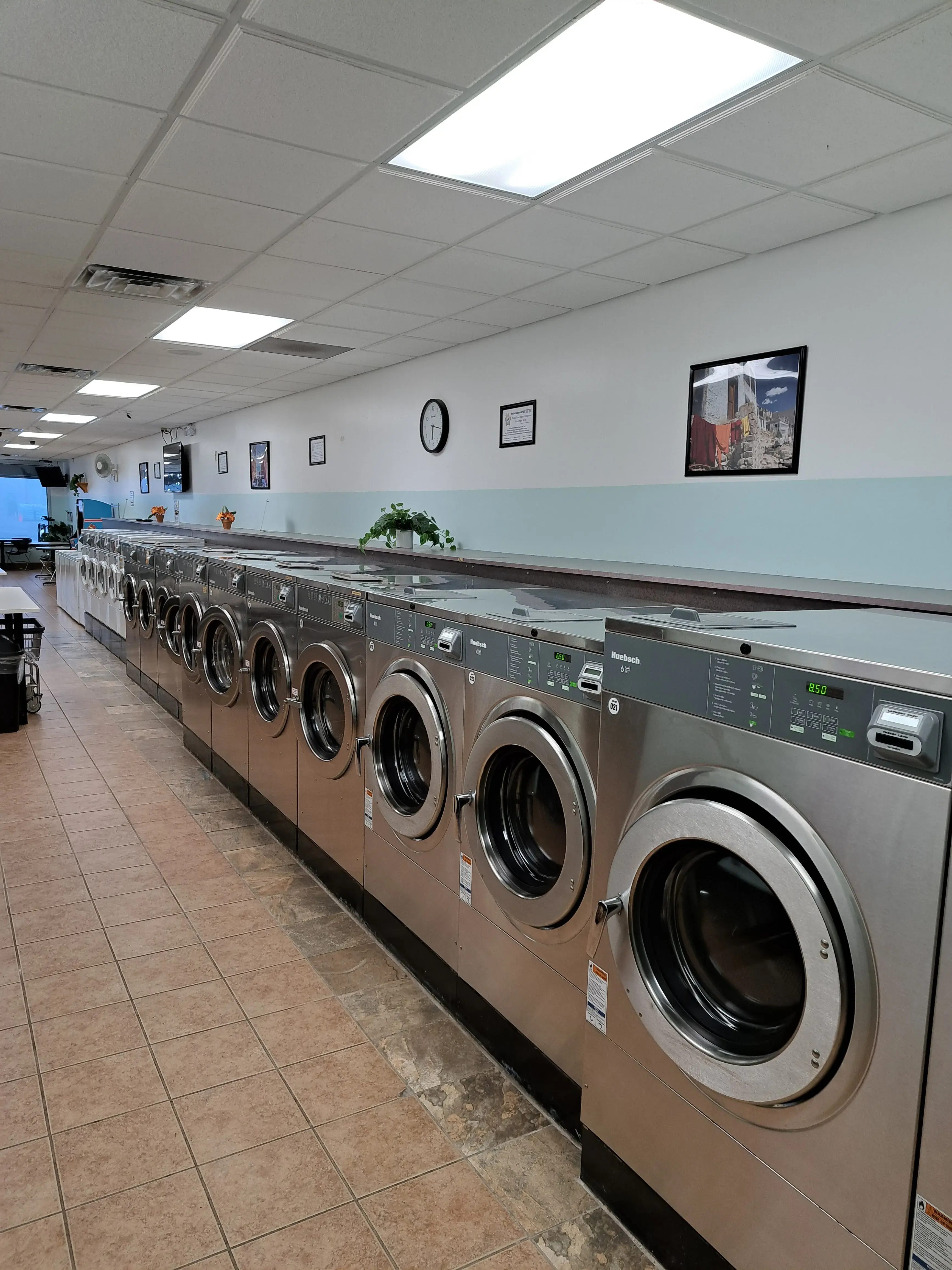 Kenwood Laundromat - Image 9