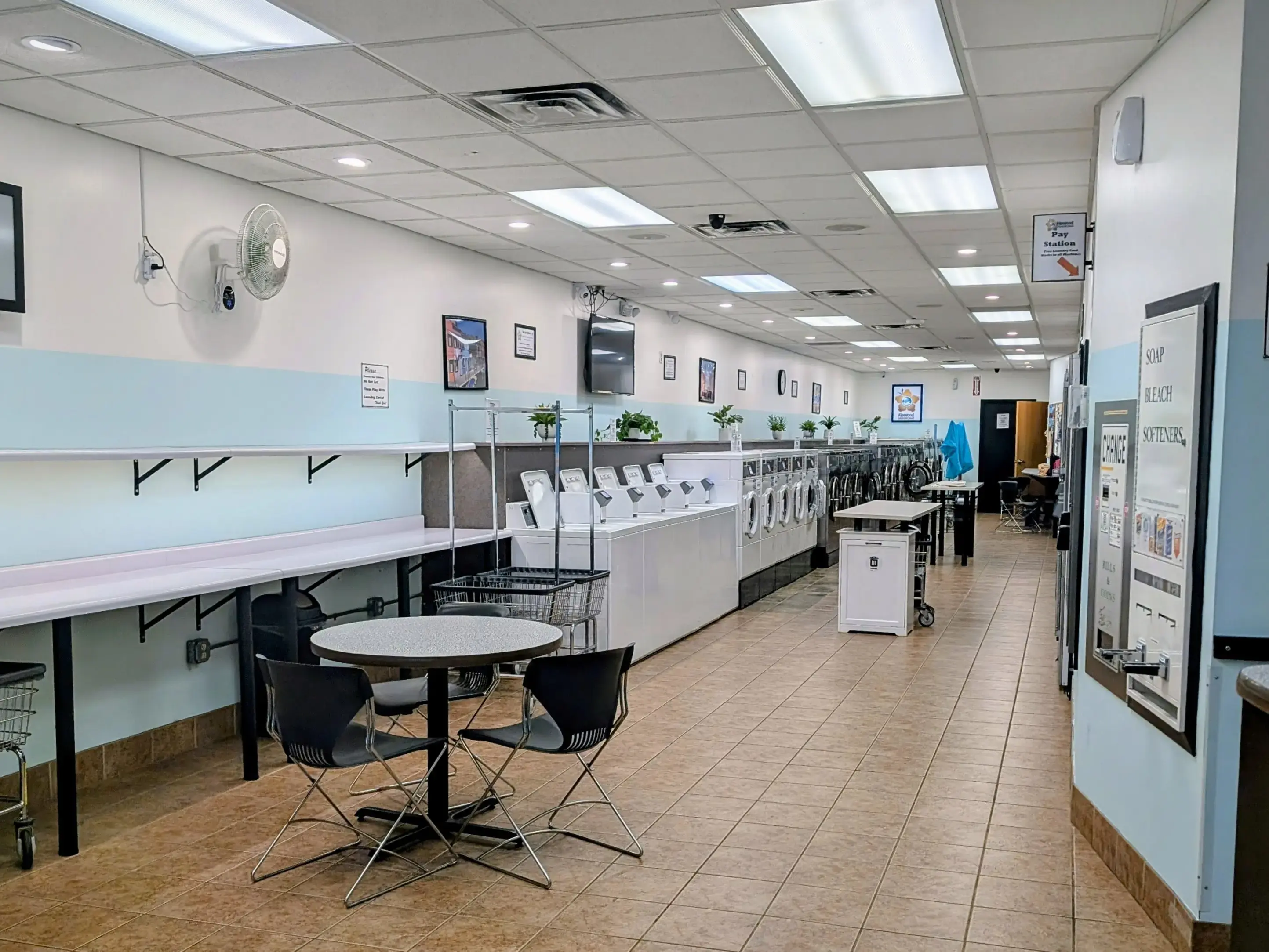 Kenwood Laundromat thumbnail 2