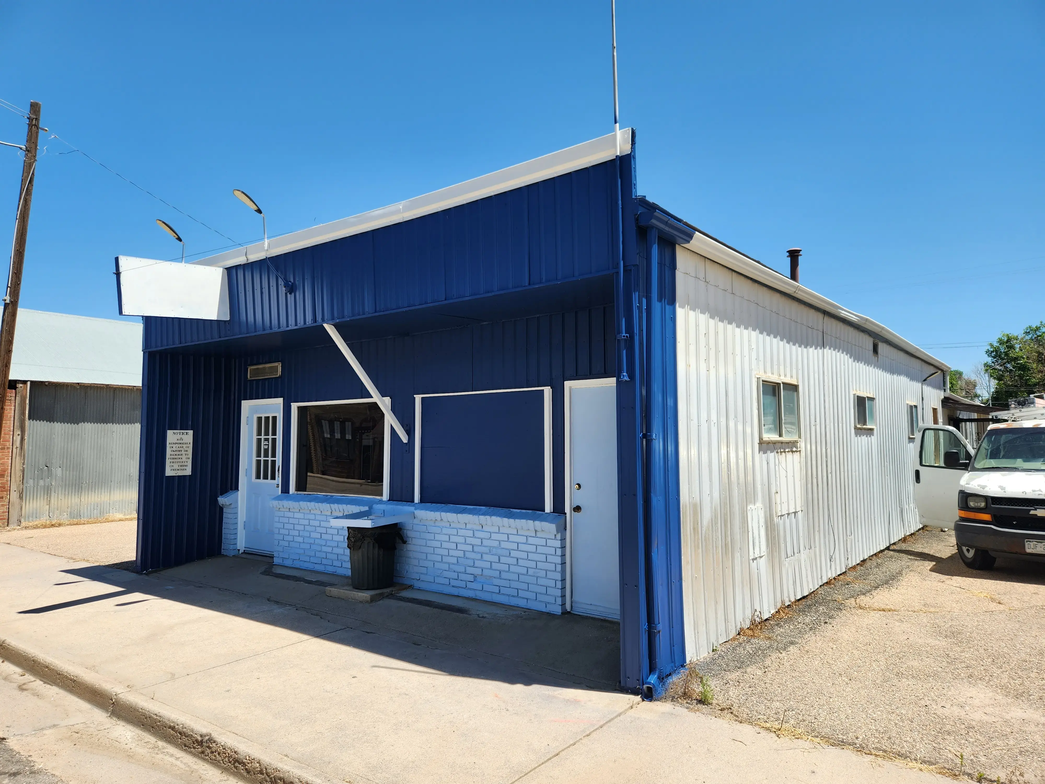 Kersey Laundromat - Image 1