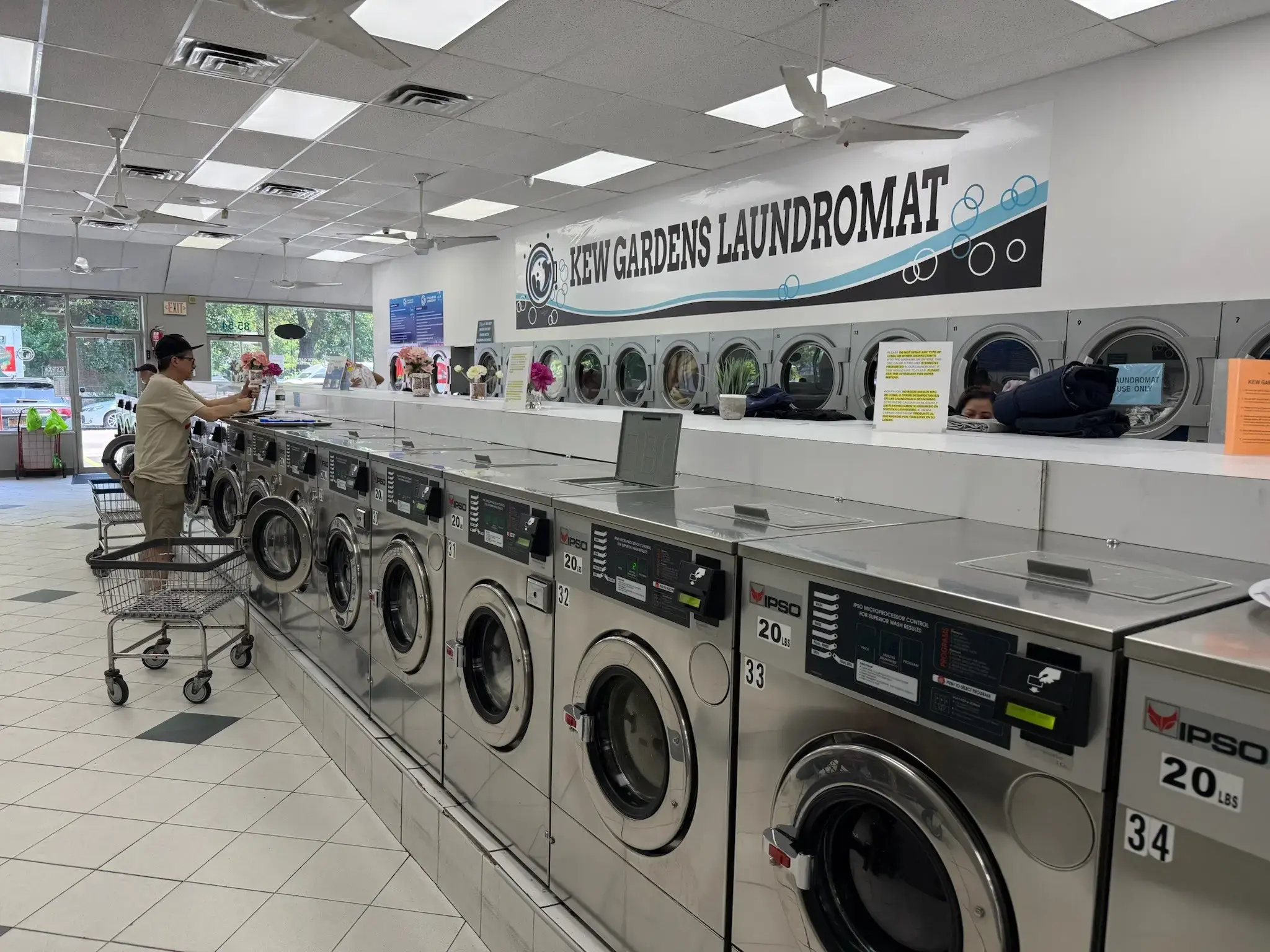 Kew Gardens Laundromat thumbnail 3