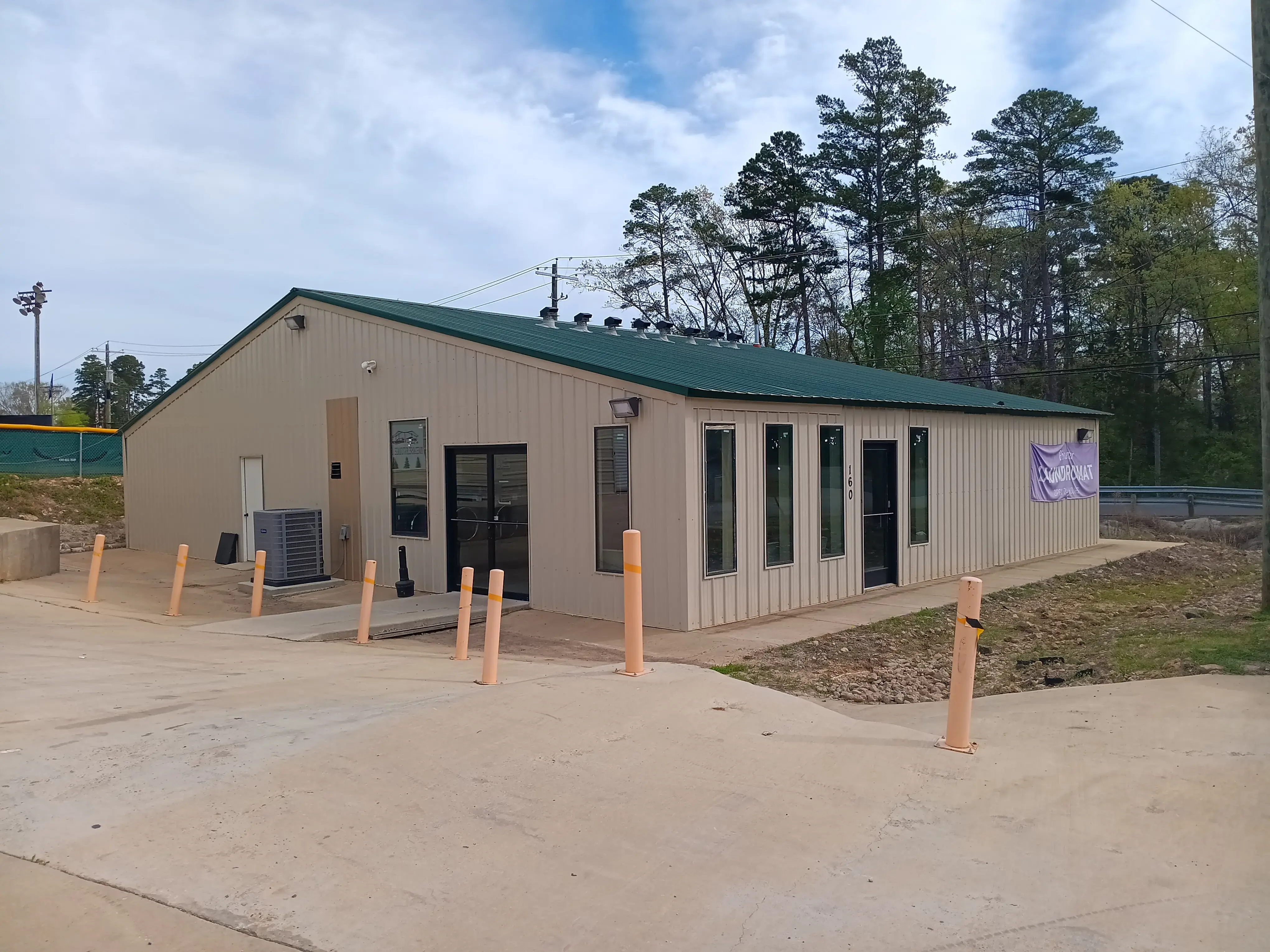 Kilgor L&S Laundromat - Image 4