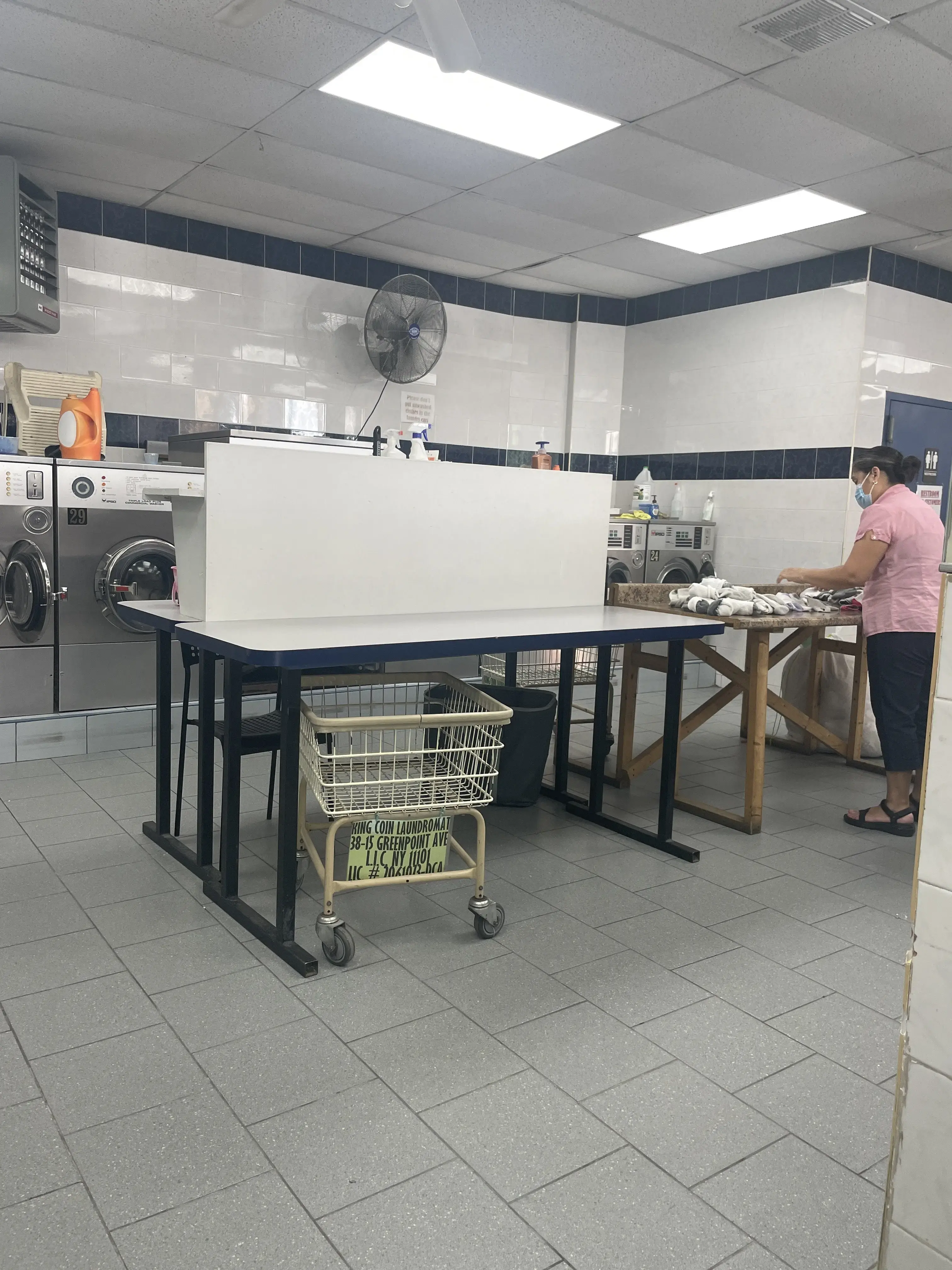 King Coin Laundry & Cleaners thumbnail 3