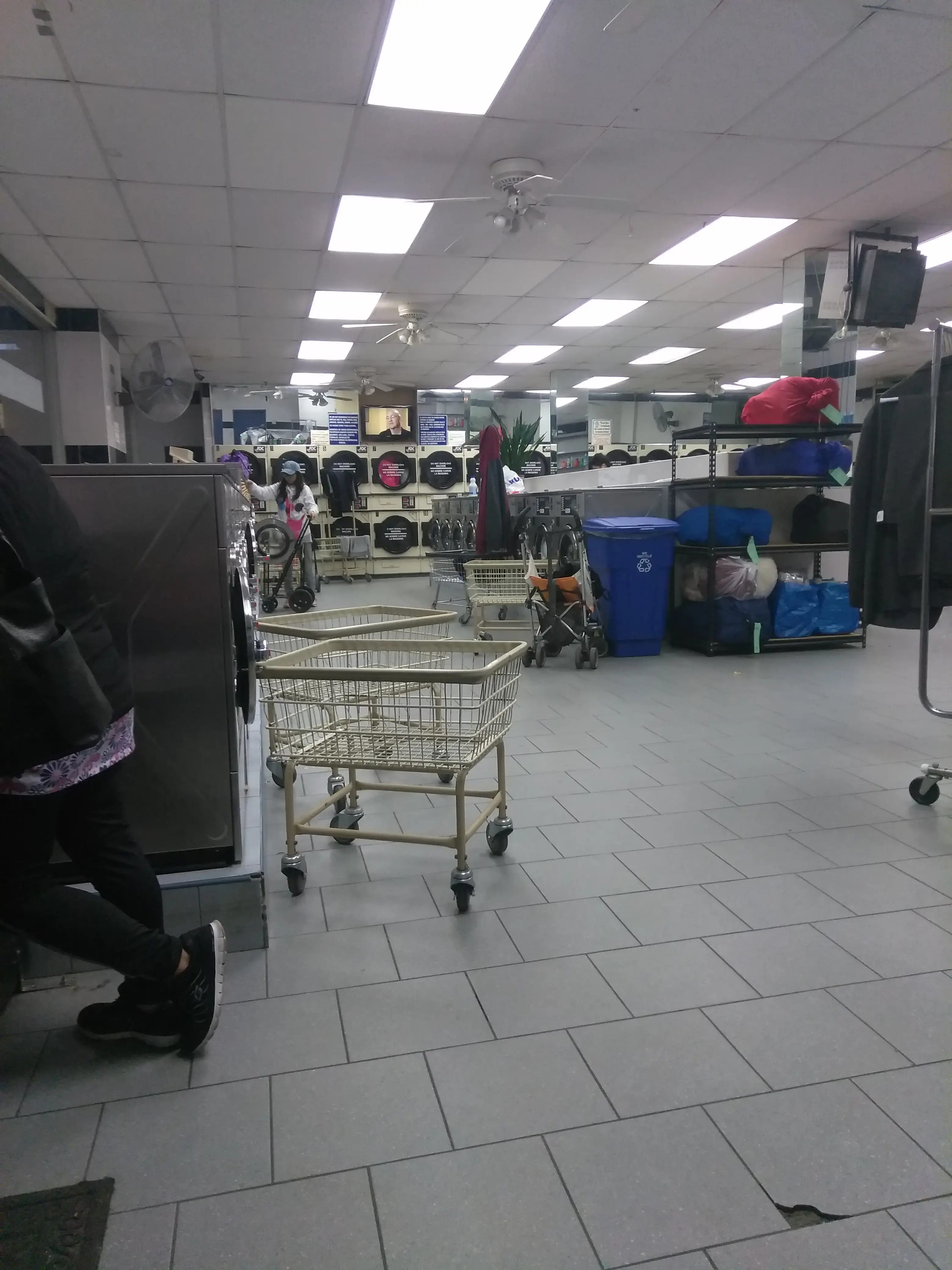 King Coin Laundry & Cleaners - Image 12