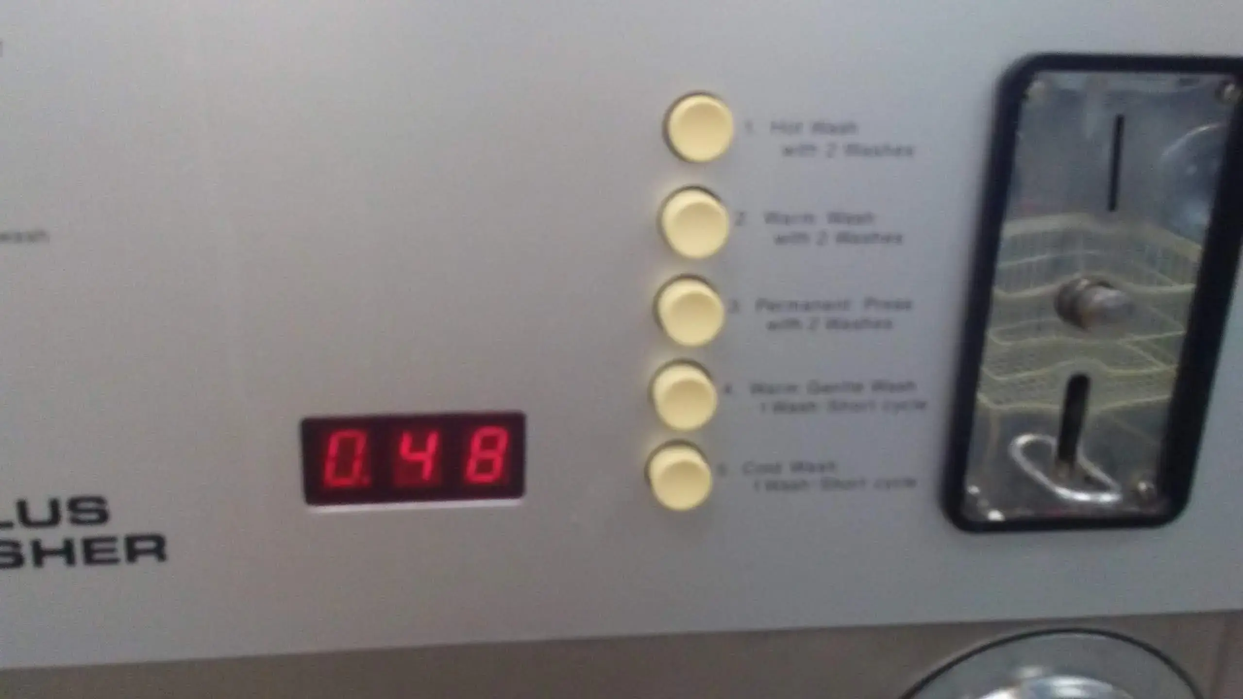King Coin Laundry & Cleaners thumbnail 8