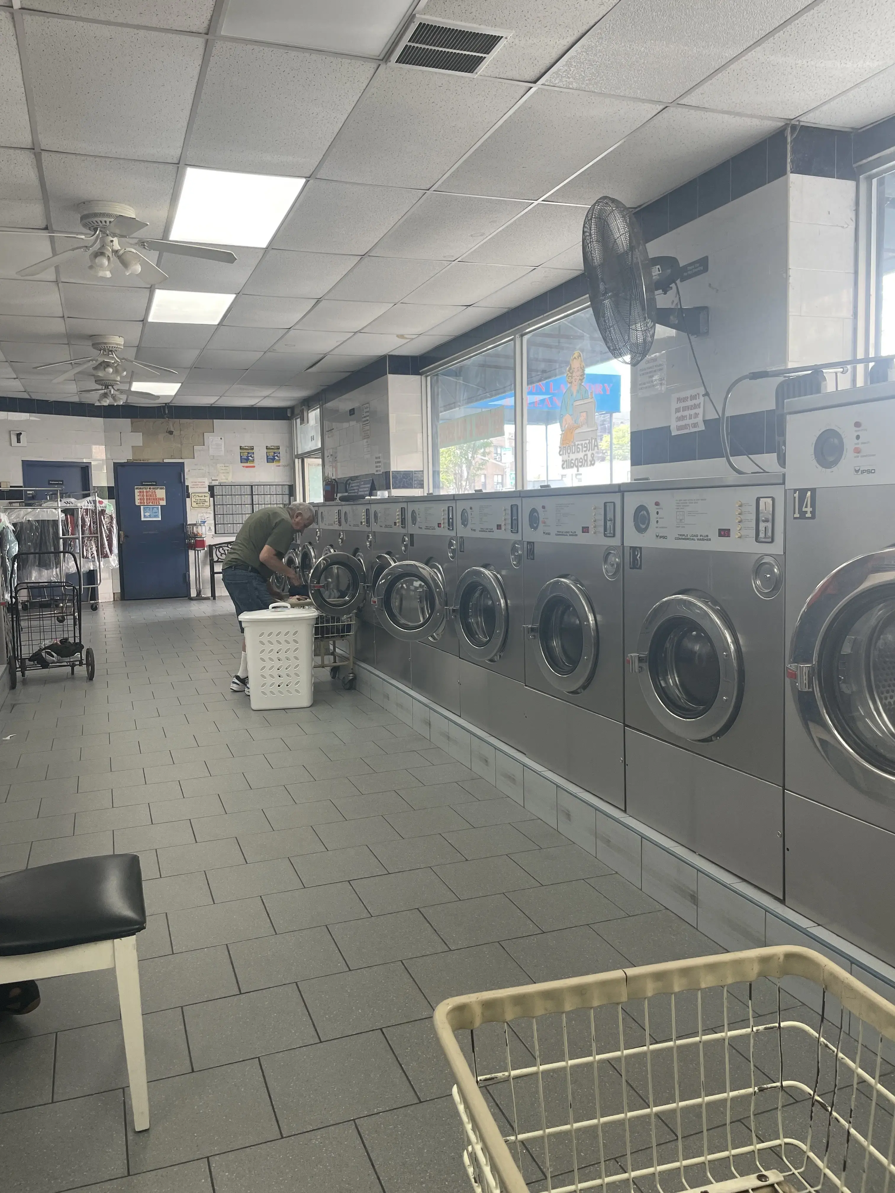 King Coin Laundry & Cleaners - Image 10