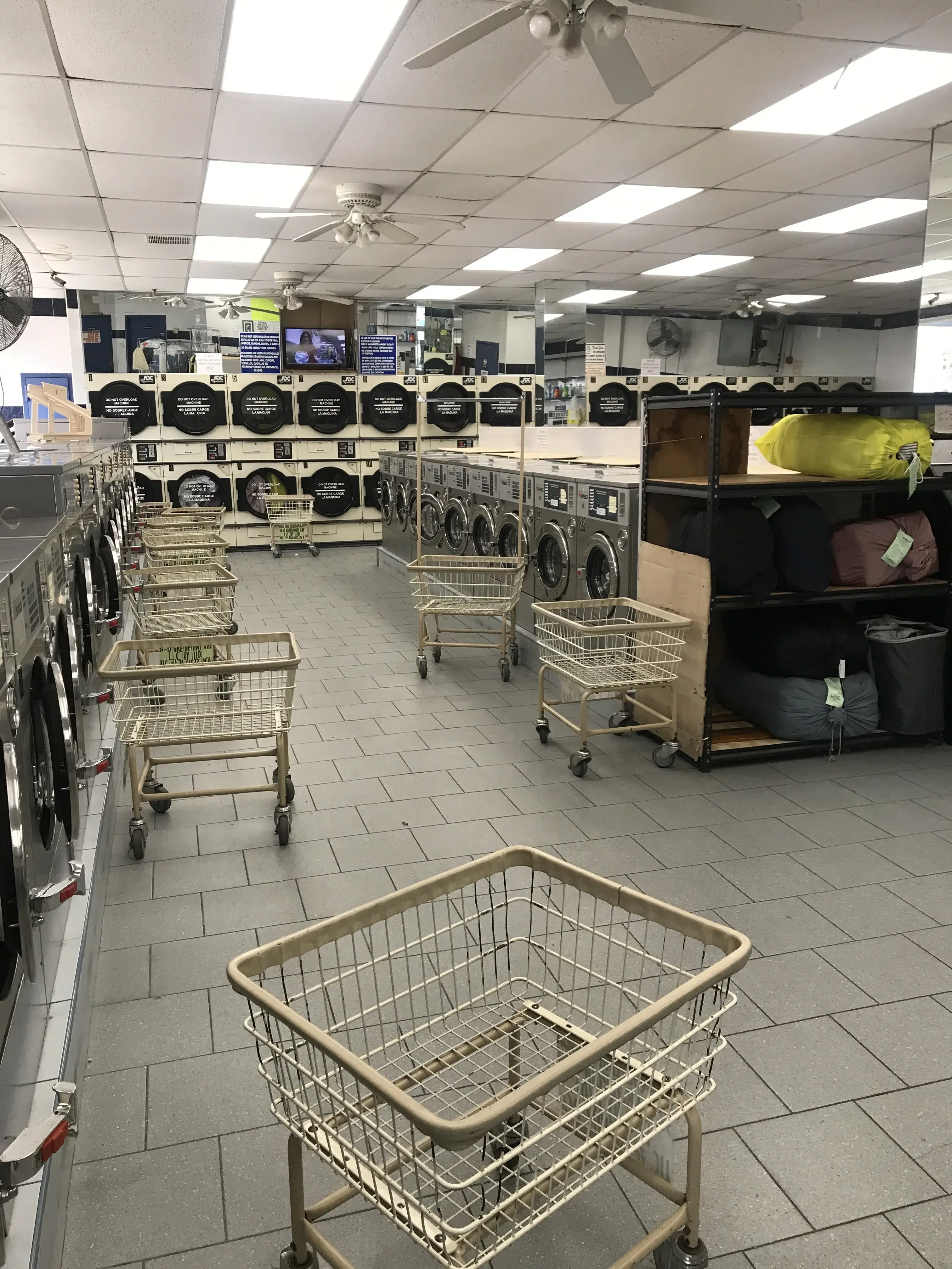 King Coin Laundry & Cleaners thumbnail 2